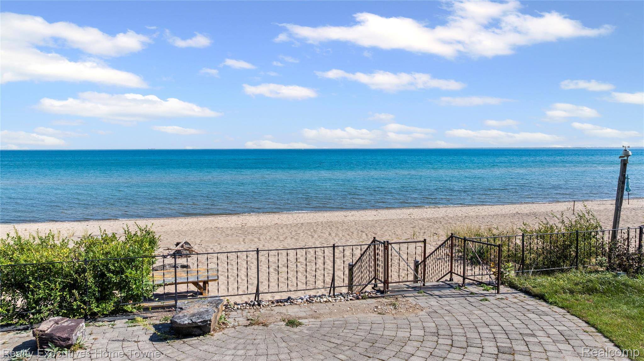 Fort Gratiot, MI 48059,5802 Lakeshore RD