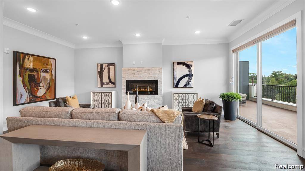 Birmingham, MI 48009,856 N. Old Woodward Unit 201 AVE