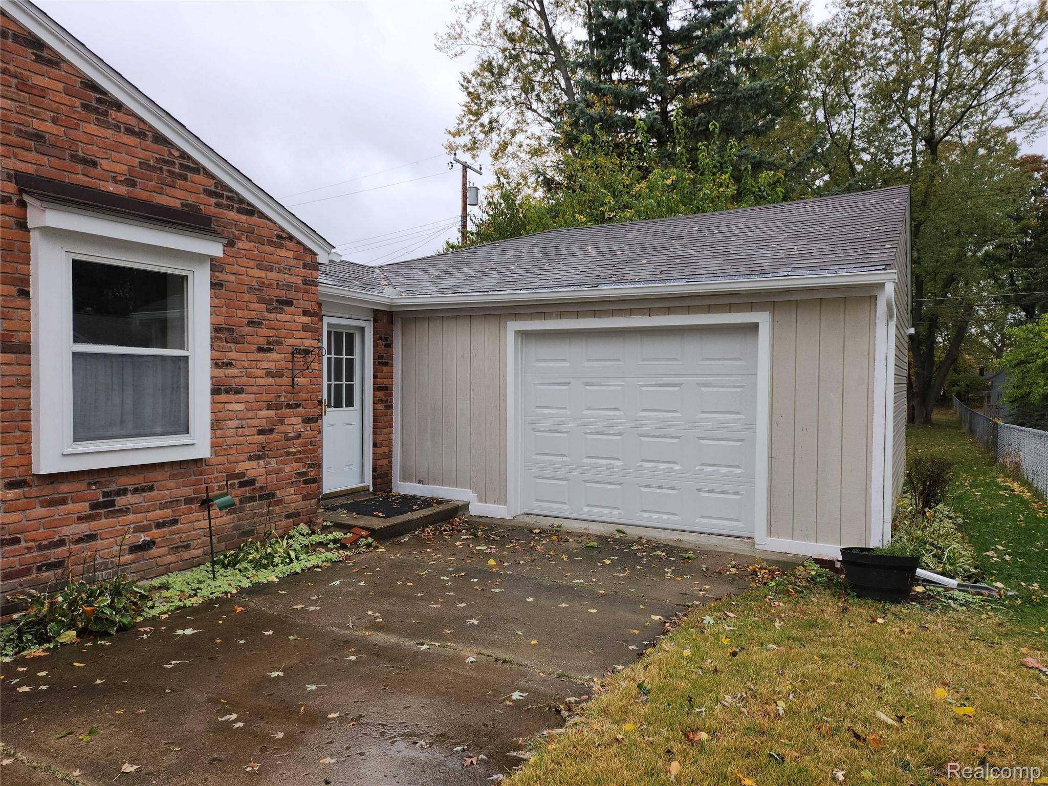 Westland, MI 48186,1510 S Crown ST