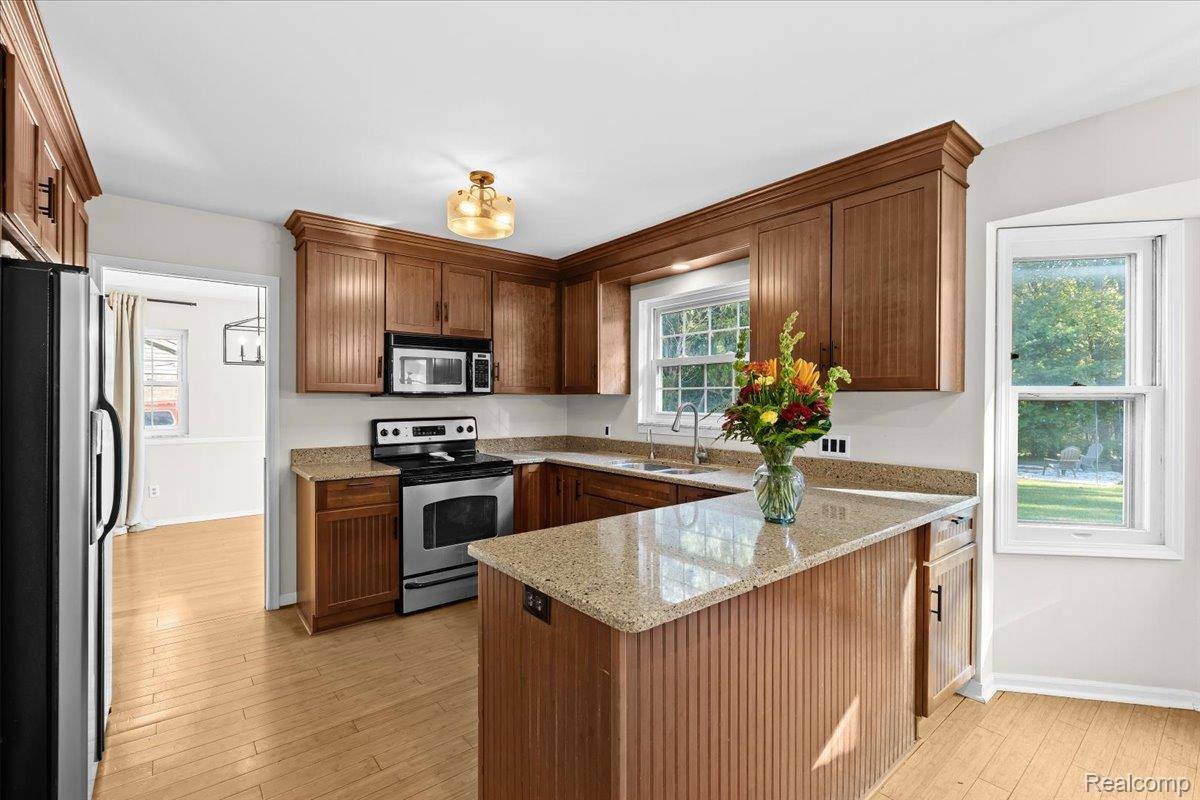 Brighton, MI 48114,5265 Greenfield RD