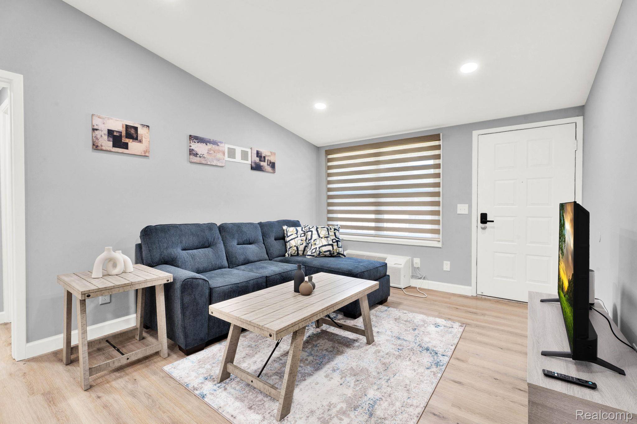 Rochester Hills, MI 48309,6 Roanoke LN #10