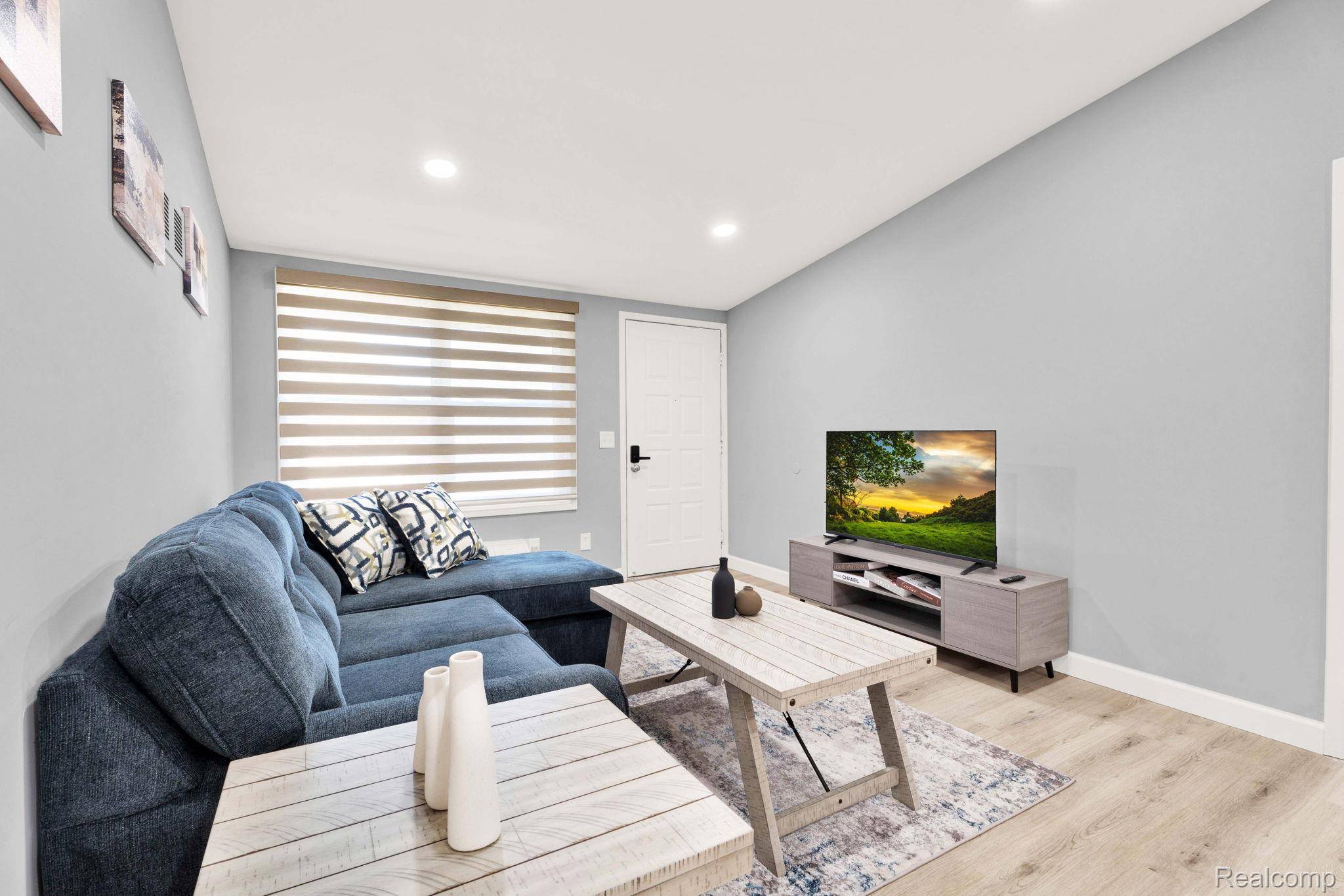 Rochester Hills, MI 48309,6 Roanoke LN #10