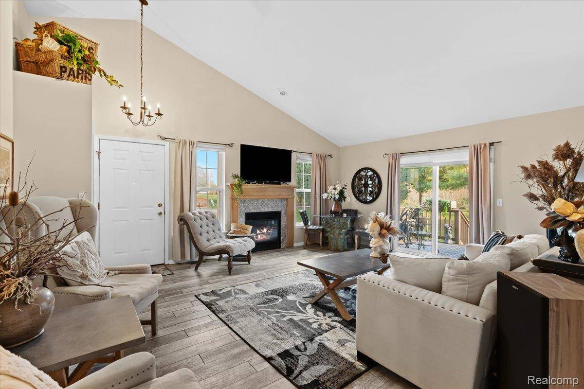 Grand Blanc, MI 48439,5352 Pine Needle DR