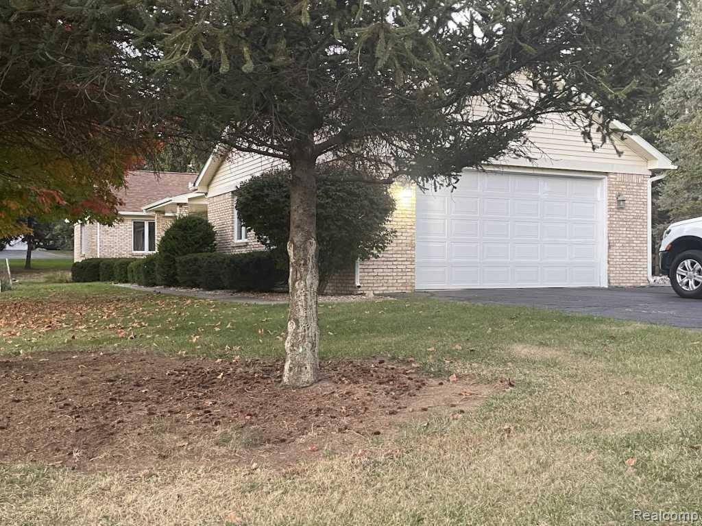 Brighton, MI 48114,4163 Nancy DR