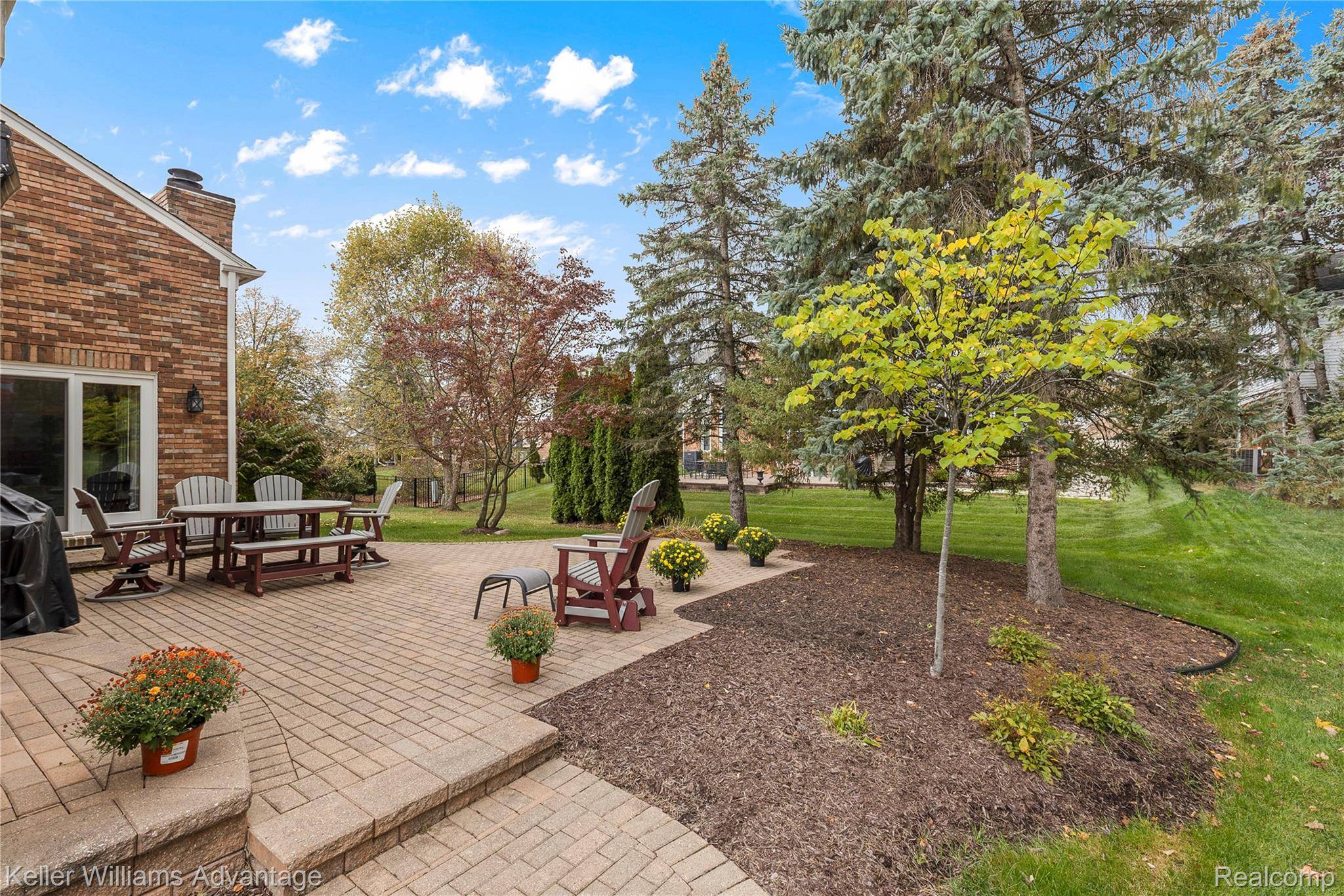 Novi, MI 48375,22715 Waycroft DR