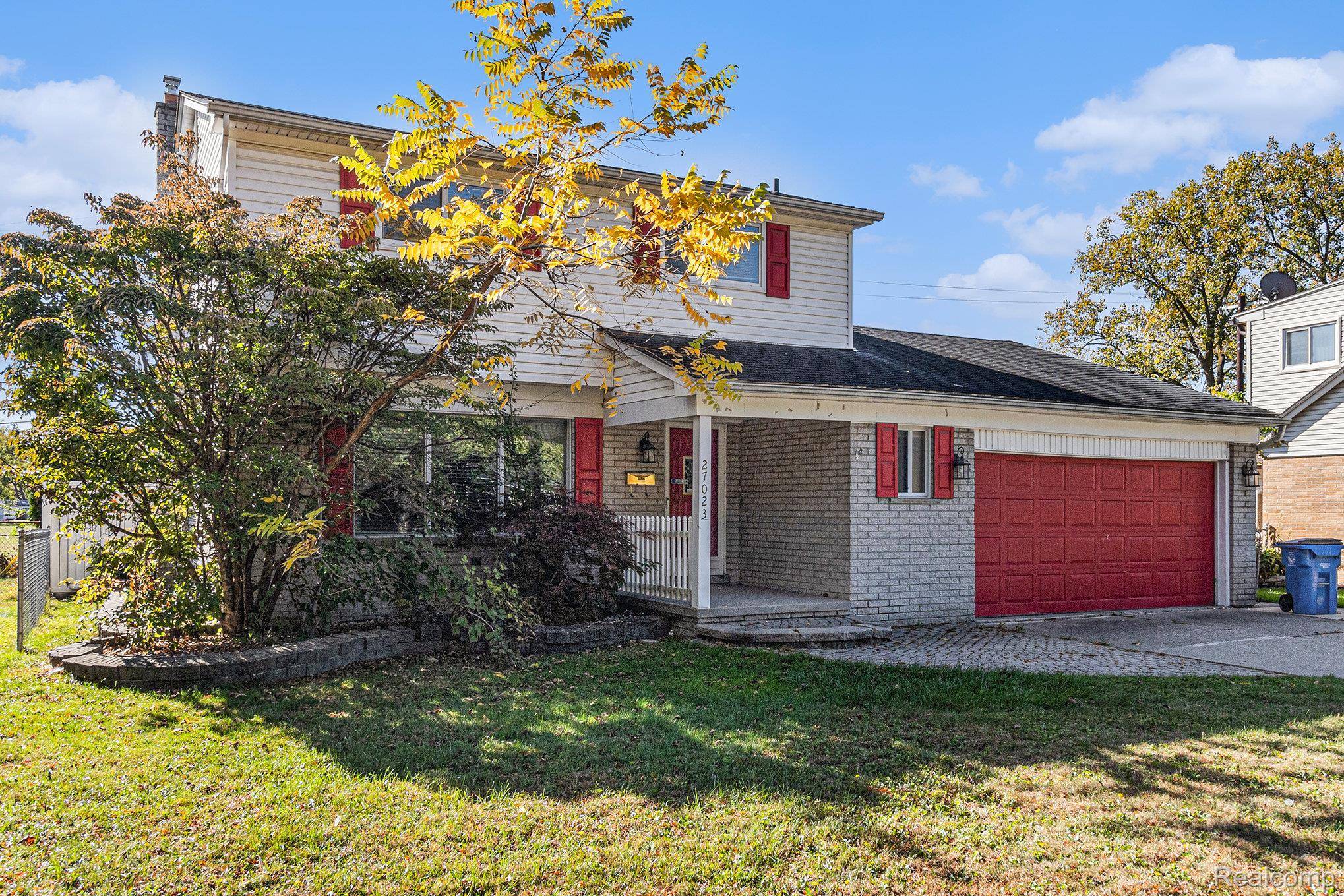 Dearborn Heights, MI 48127,27023 Clairview DR