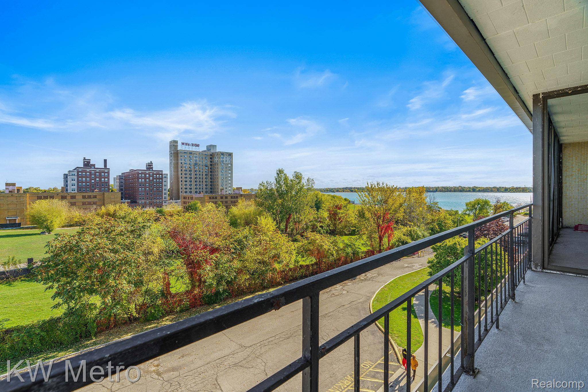 Detroit, MI 48214,8300 E Jefferson AVE #508