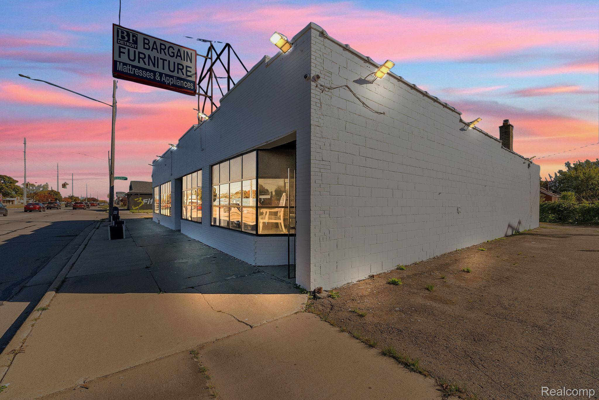 Detroit, MI 48205,12744 E 8 Mile RD