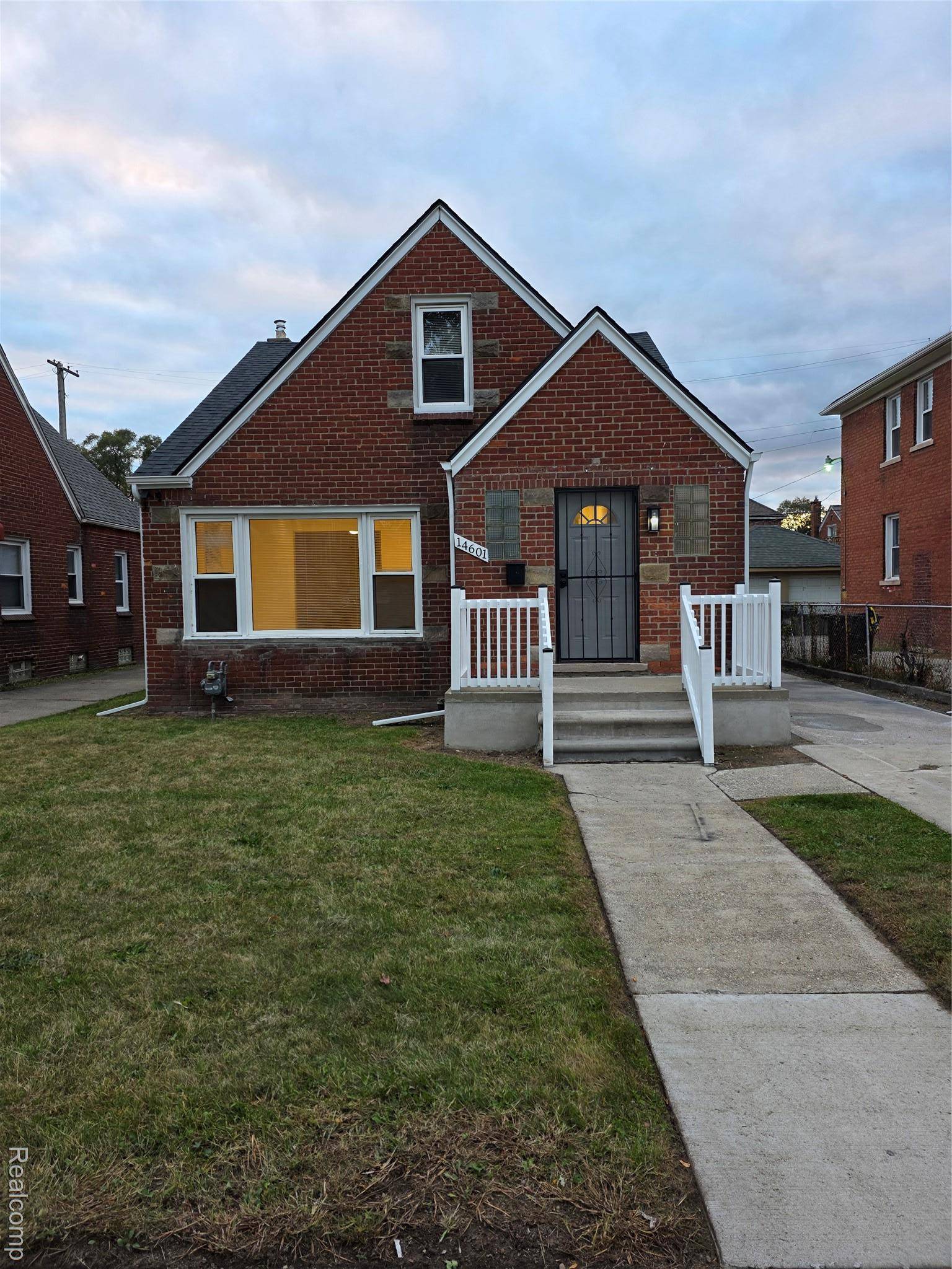 Detroit, MI 48227,14601 Mettetal ST