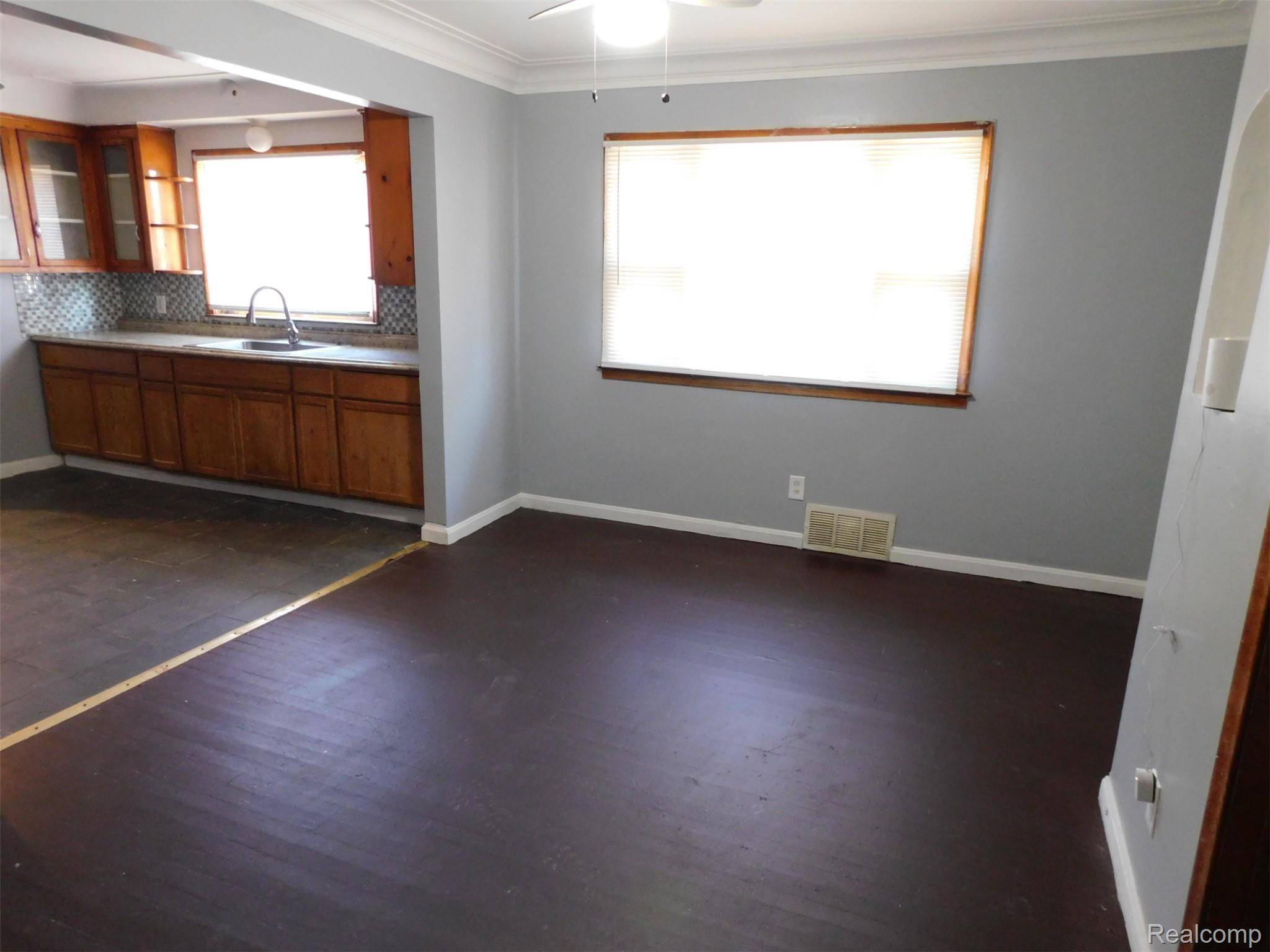 Detroit, MI 48224,11539 Lakepointe ST