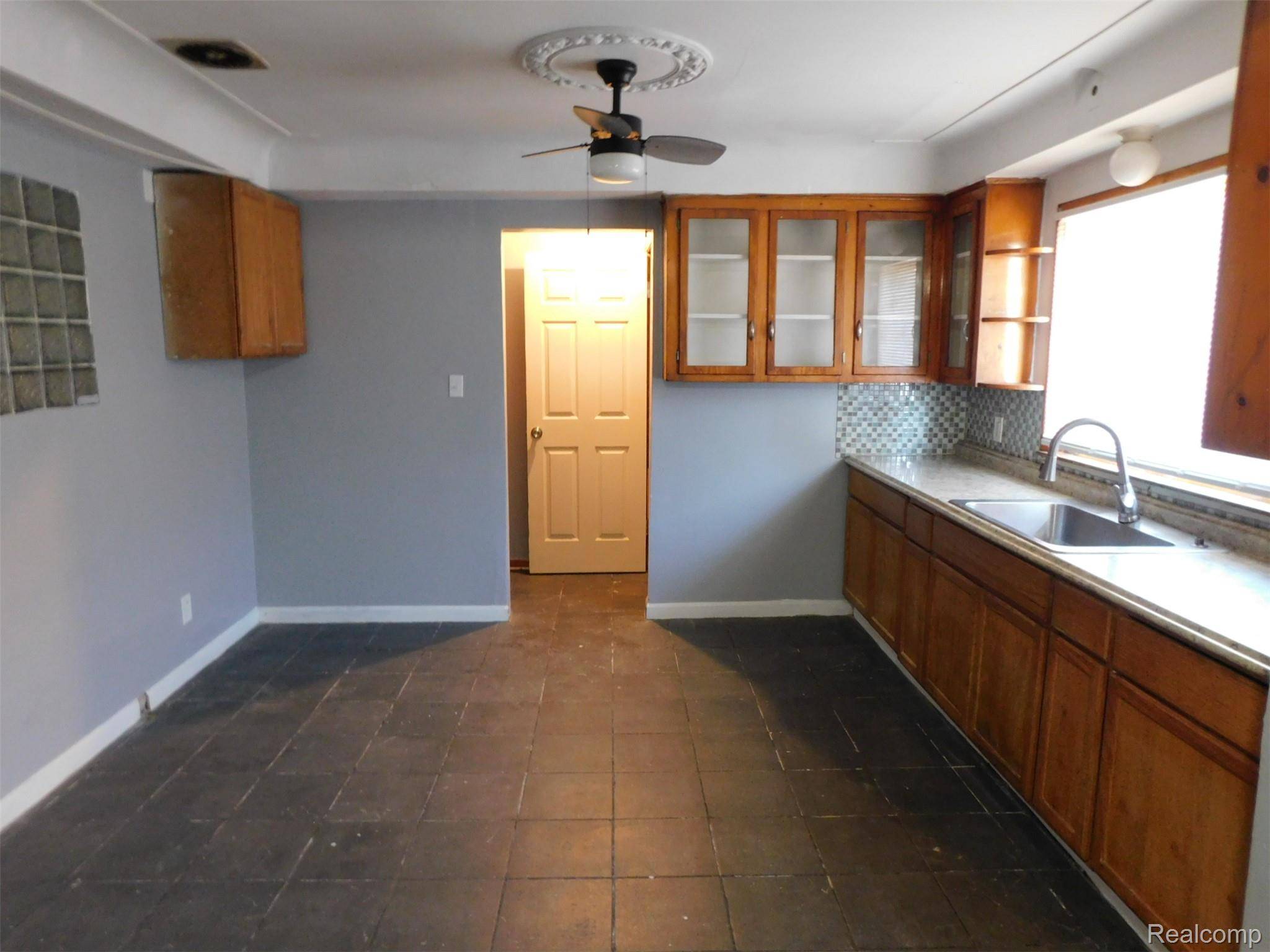 Detroit, MI 48224,11539 Lakepointe ST