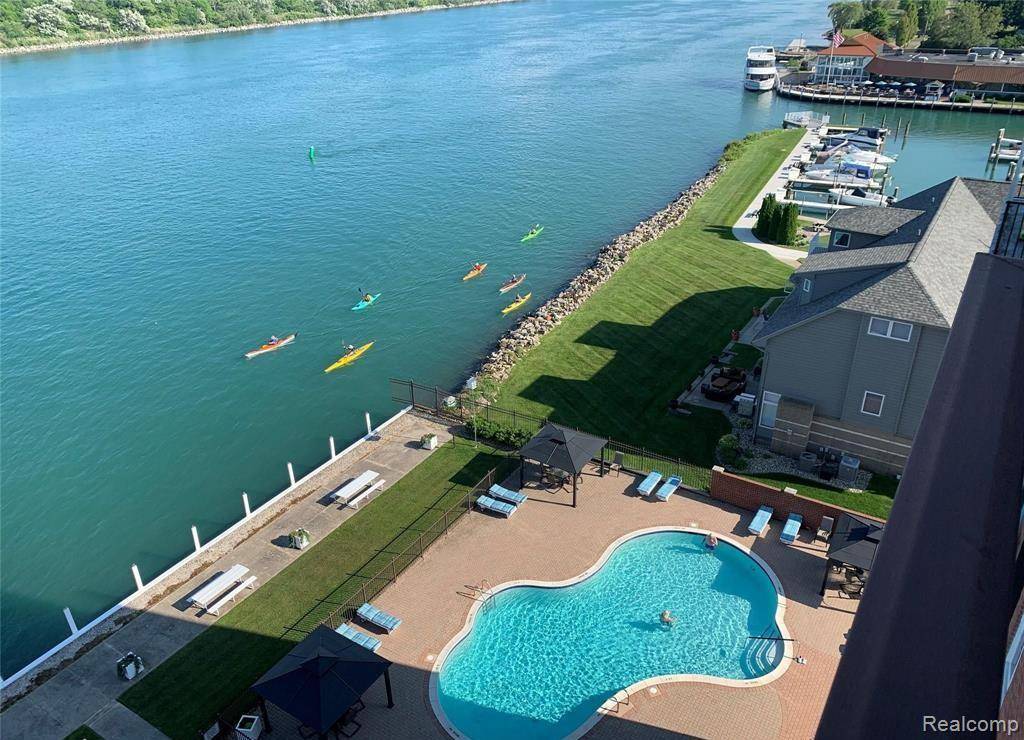 3301 BIDDLE AVE APT 3C, Wyandotte, MI 48192