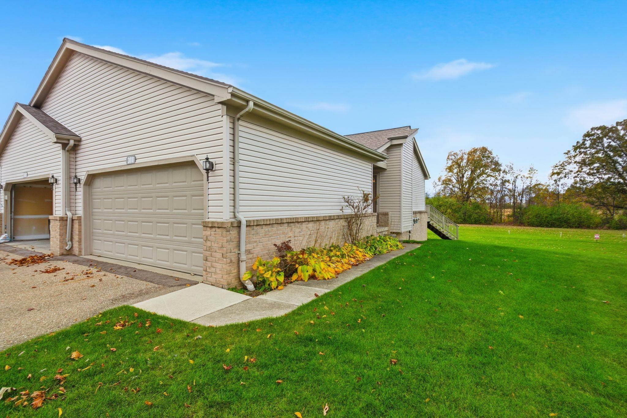 Grand Blanc, MI 48439,3010 Murray ST