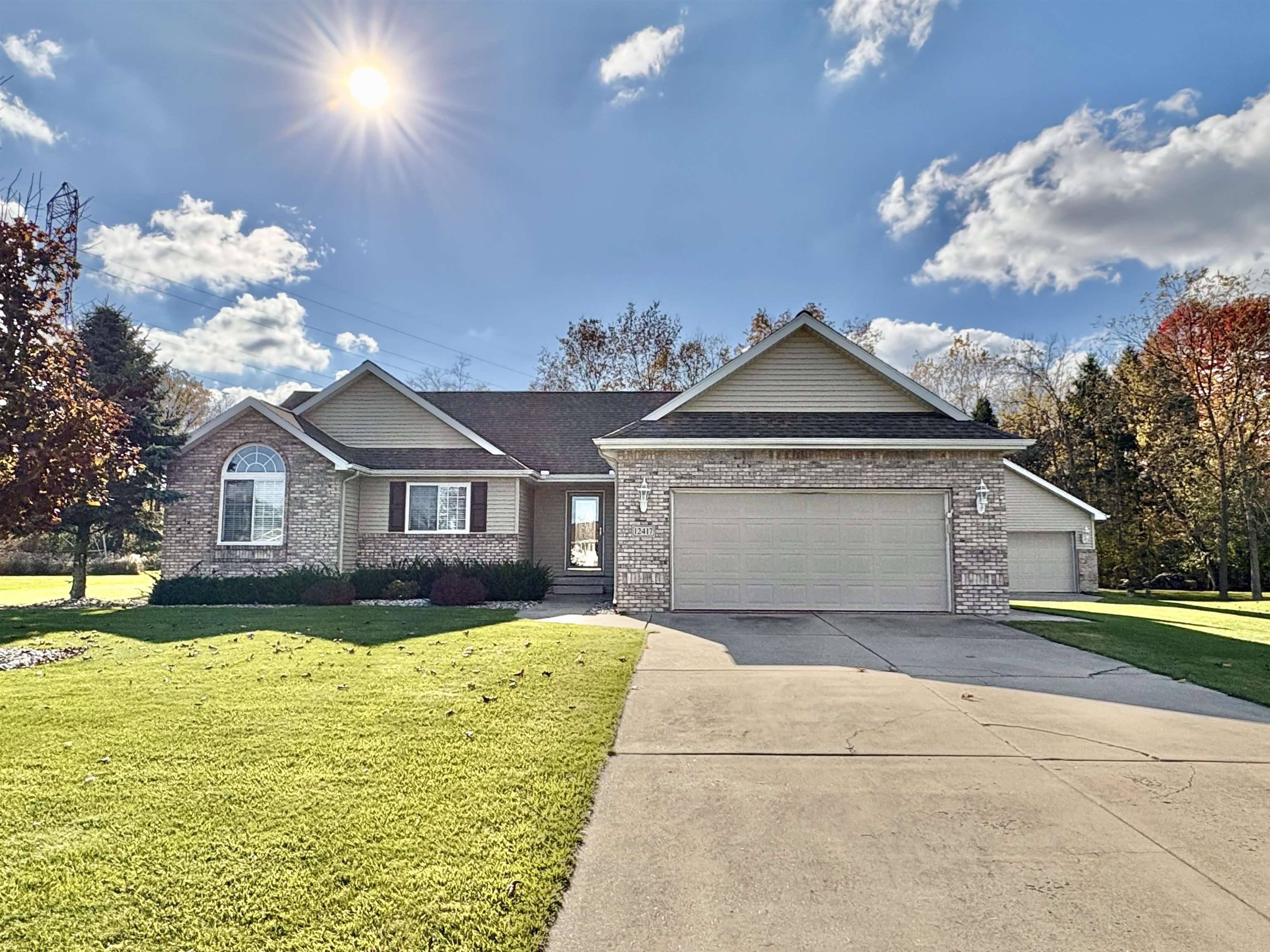 Clio, MI 48420,12417 Silver Creek CT