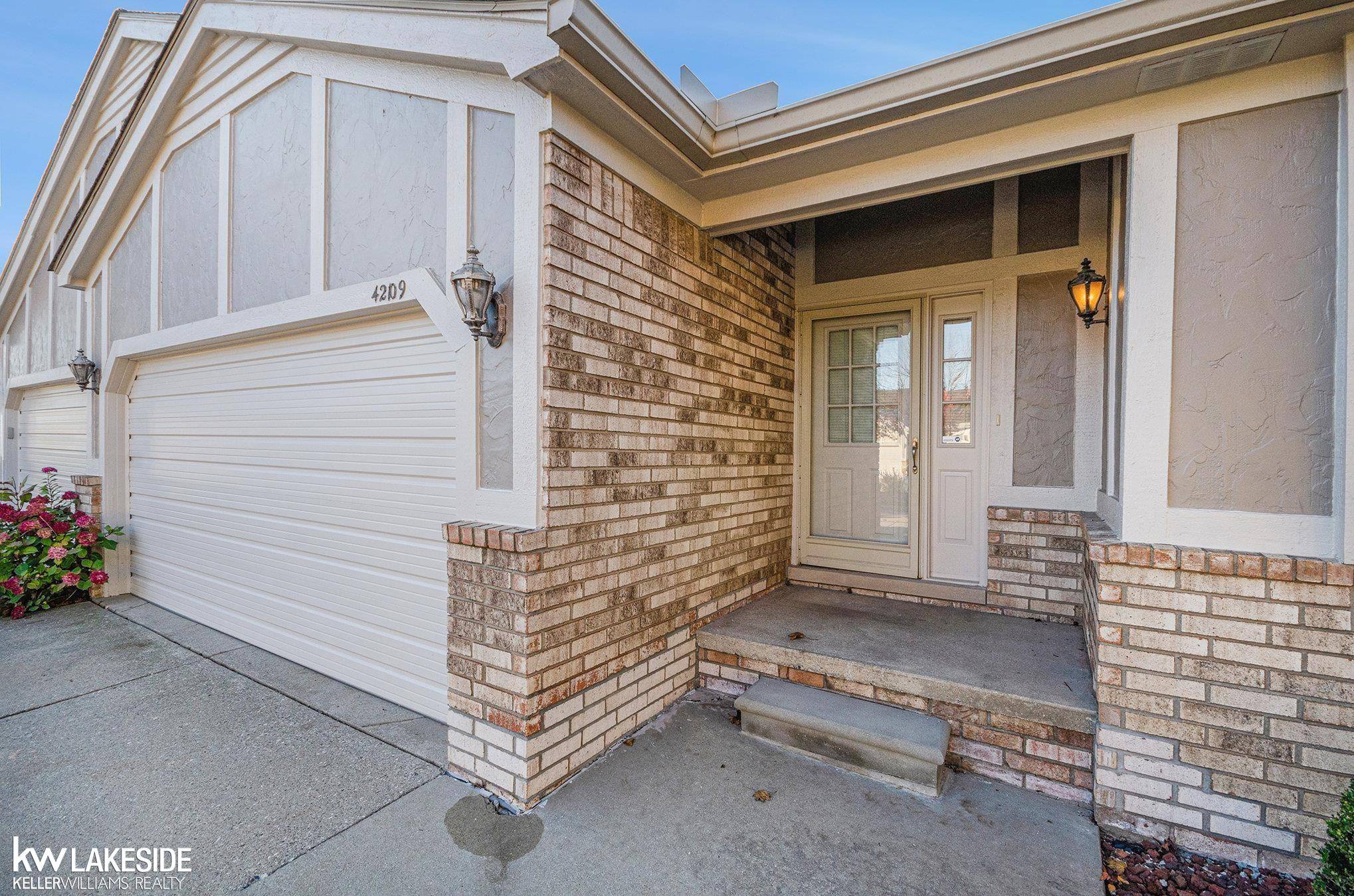 Clinton Township, MI 48038,42109 Hidden Brook DR