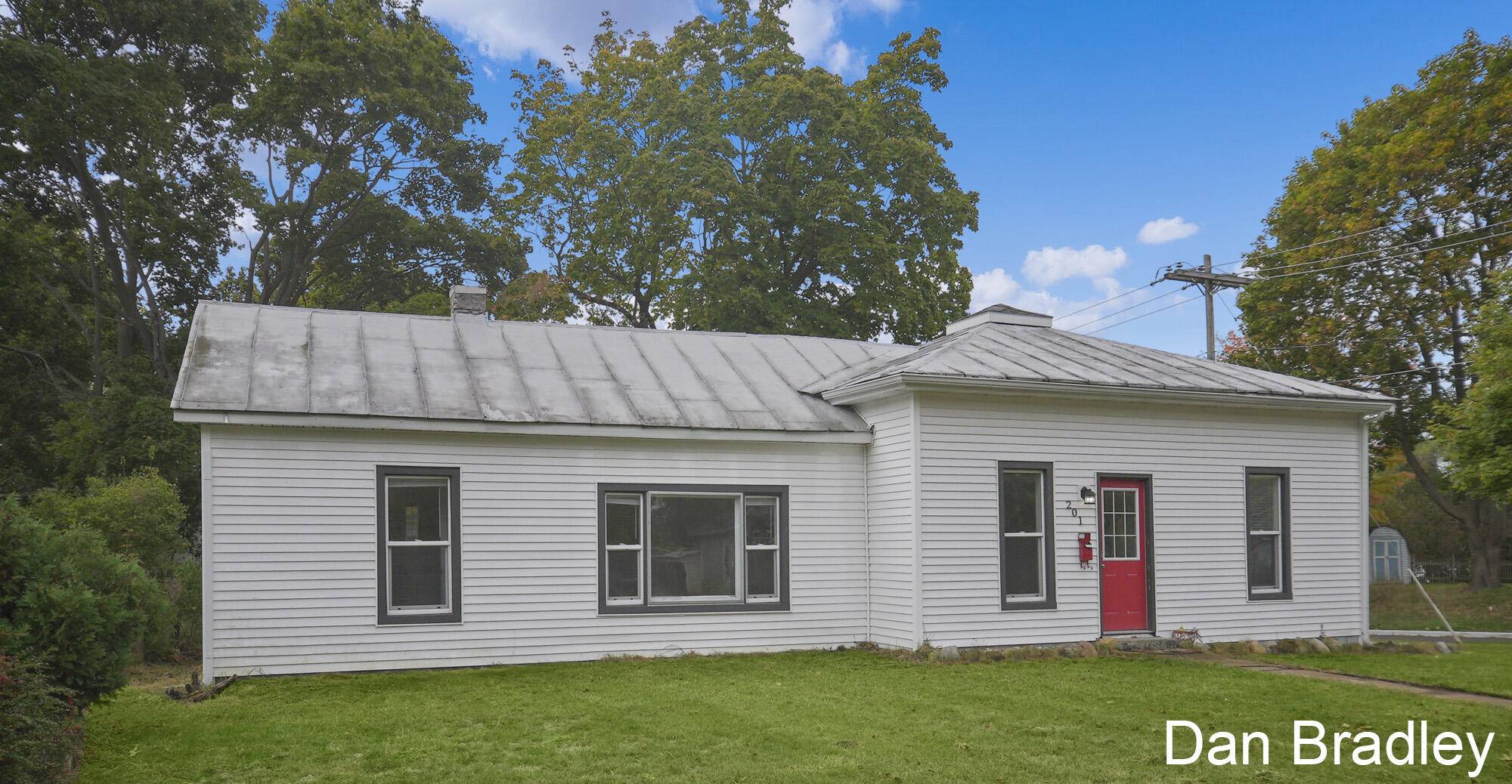 Greenville, MI 48838,201 E Coffren AVE