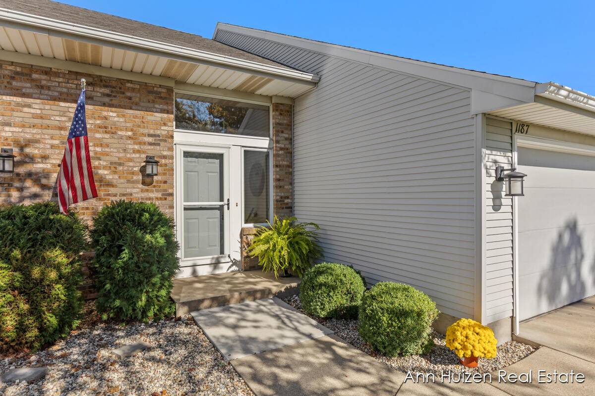 Hudsonville, MI 49426,1187 Fairfield DR