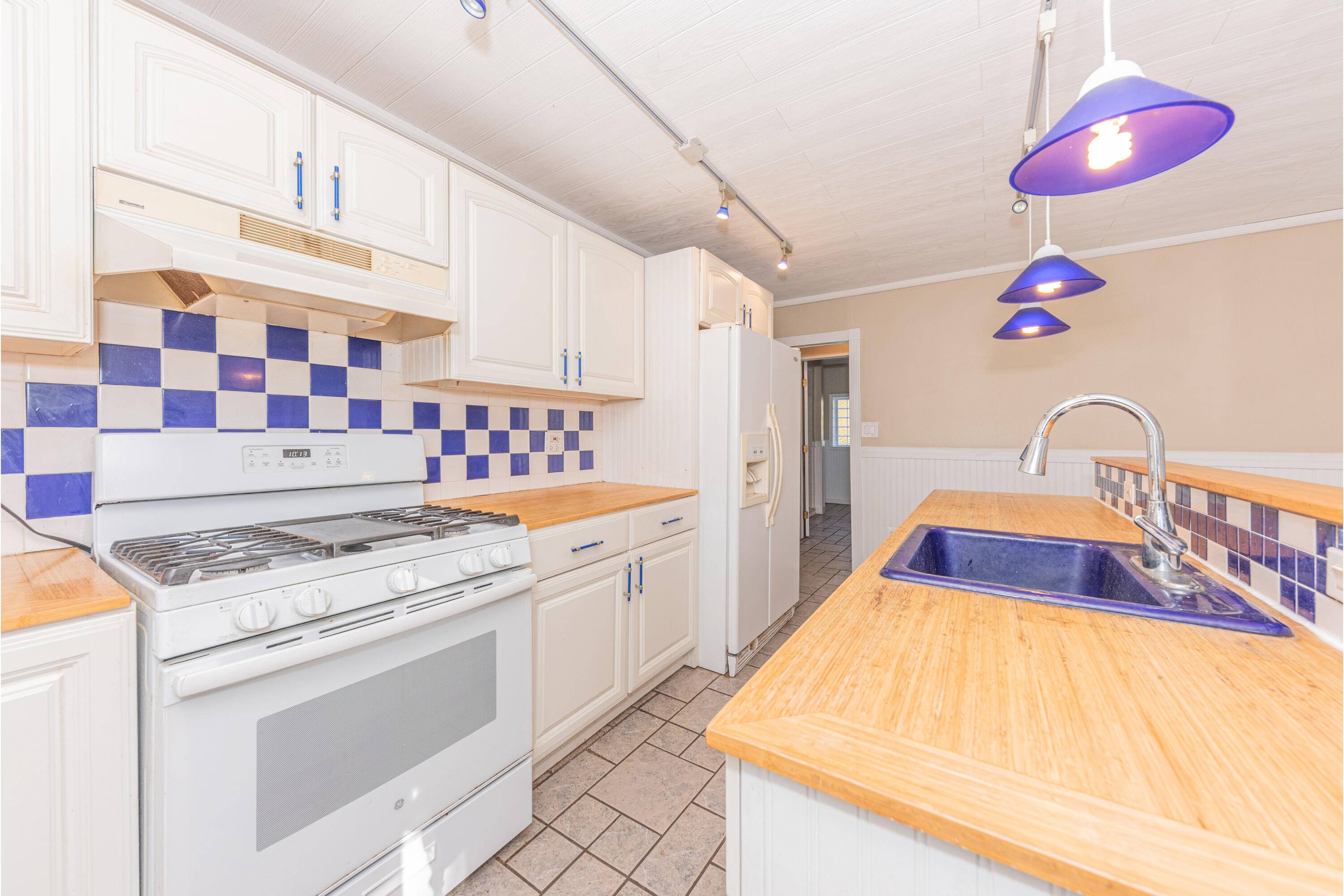 Whitmore Lake, MI 48189,405 Six Mile RD