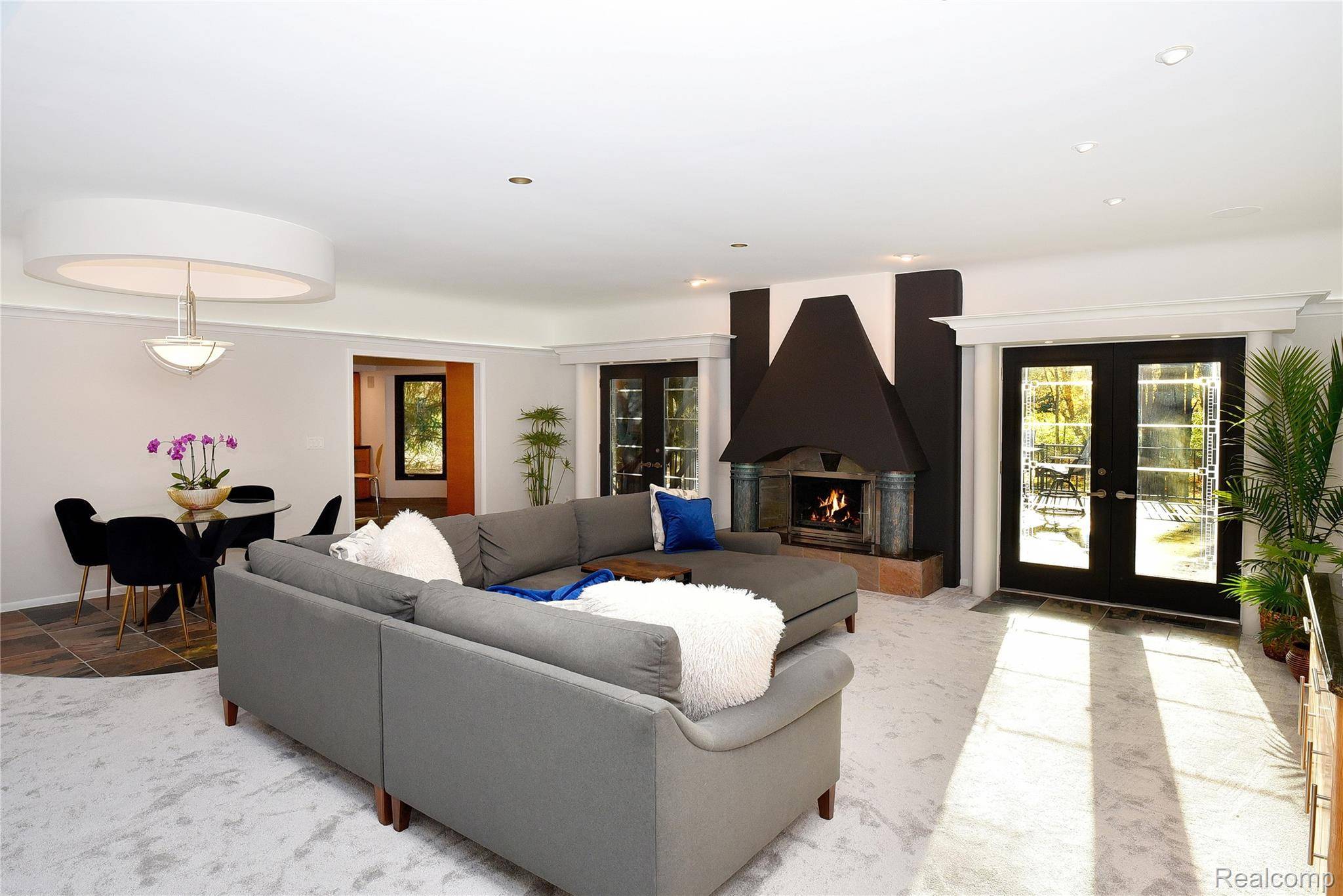 Rochester Hills, MI 48307,821 River Bend DR