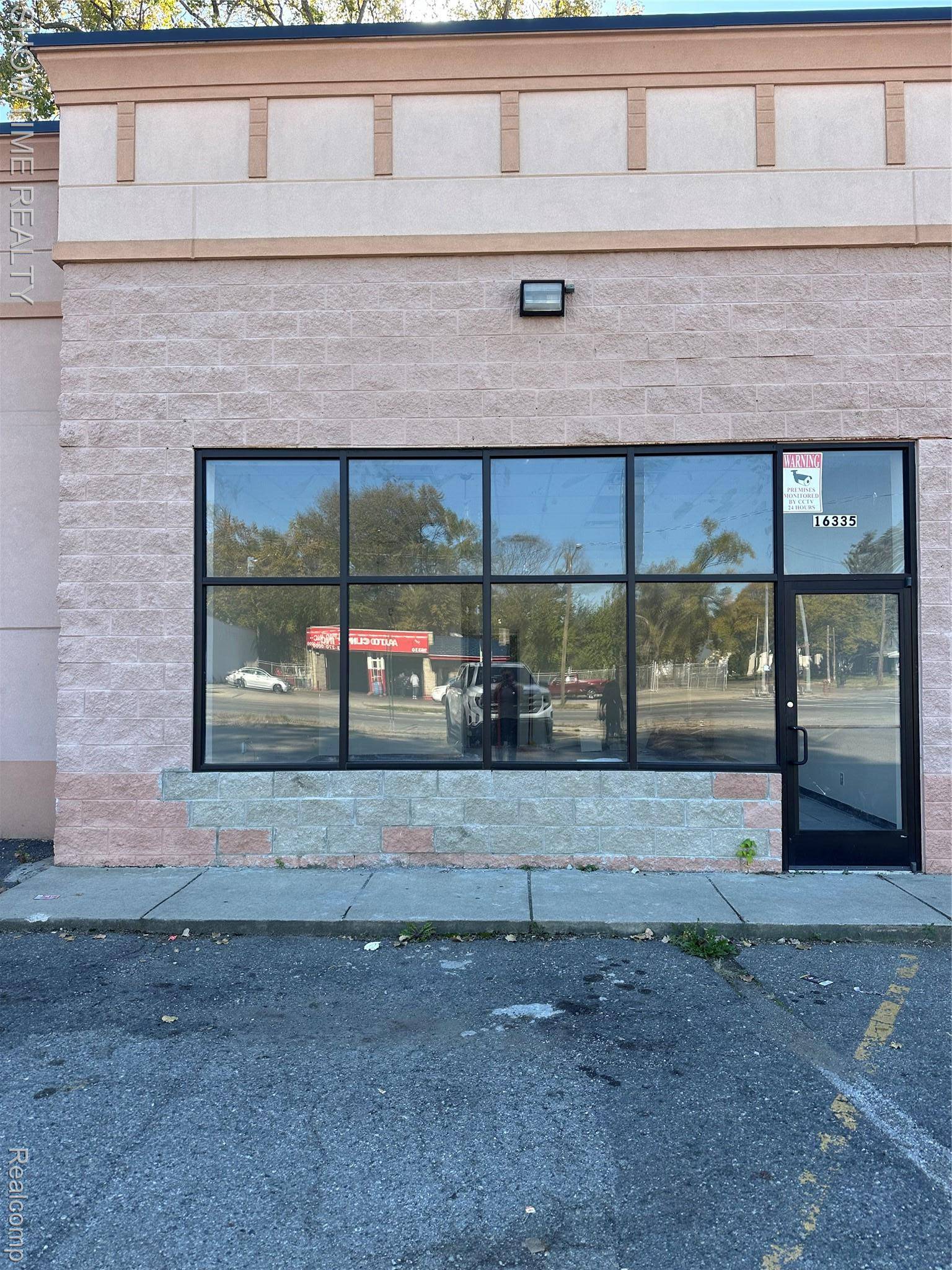 Detroit, MI 48235,16331 W 7 MILE RD RD