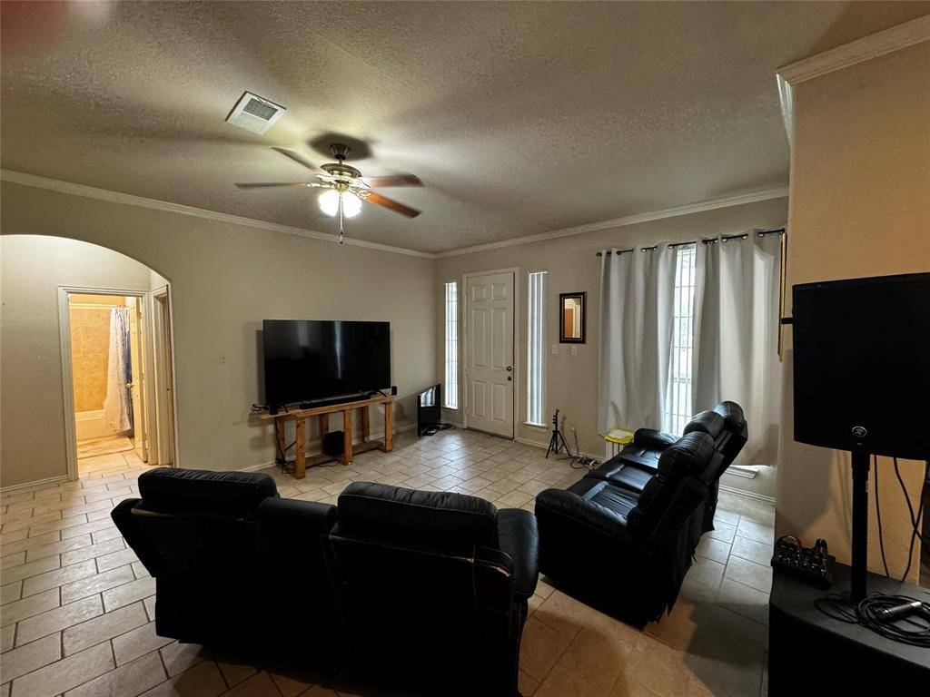 Kaufman, TX 75142,9411 County Road 155