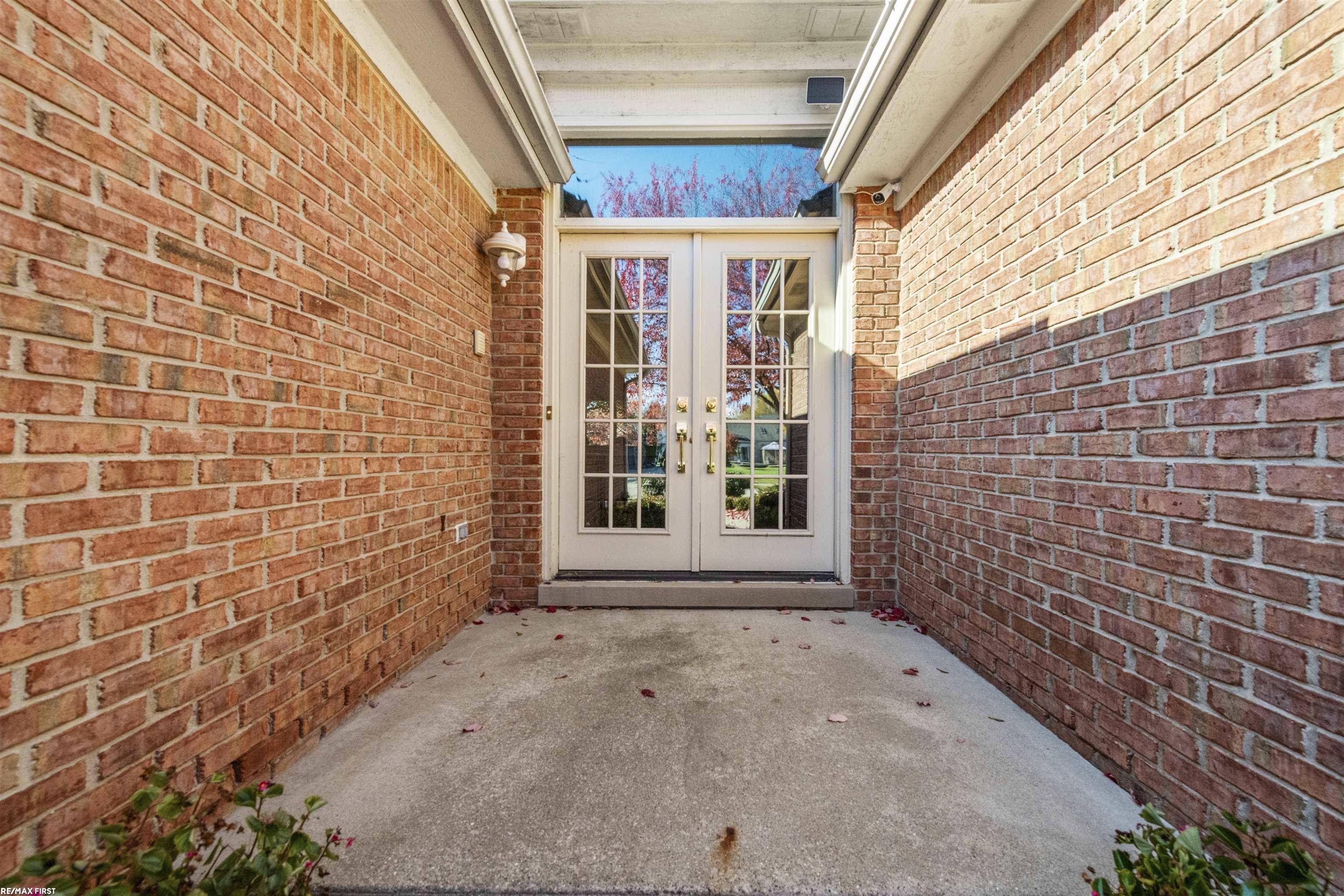 Macomb, MI 48044,48727 Fairmont DR