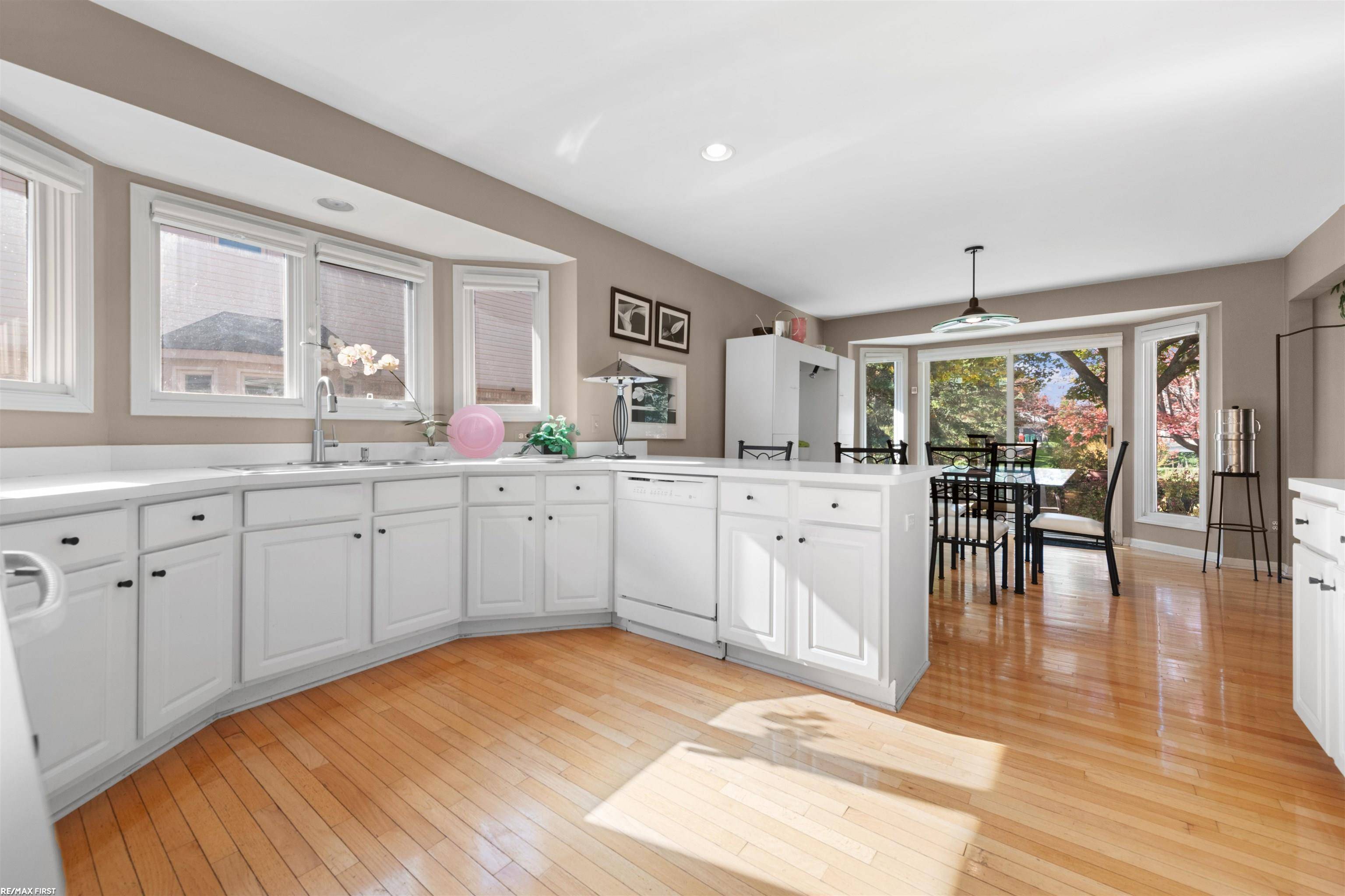 Macomb, MI 48044,48727 Fairmont DR