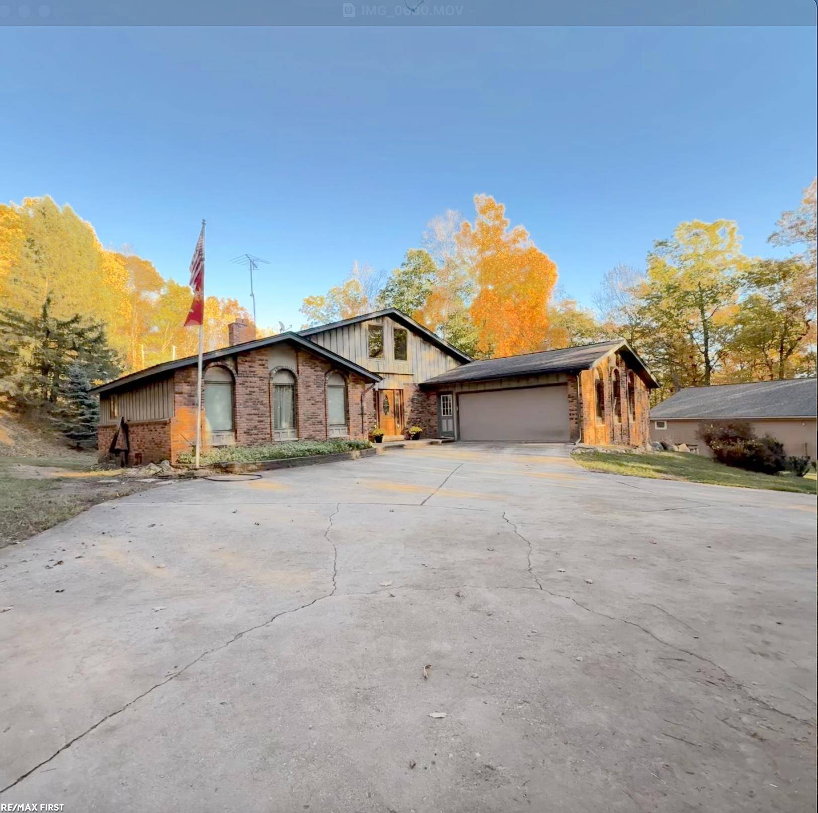 Oxford, MI 48370,1185 Barr RD