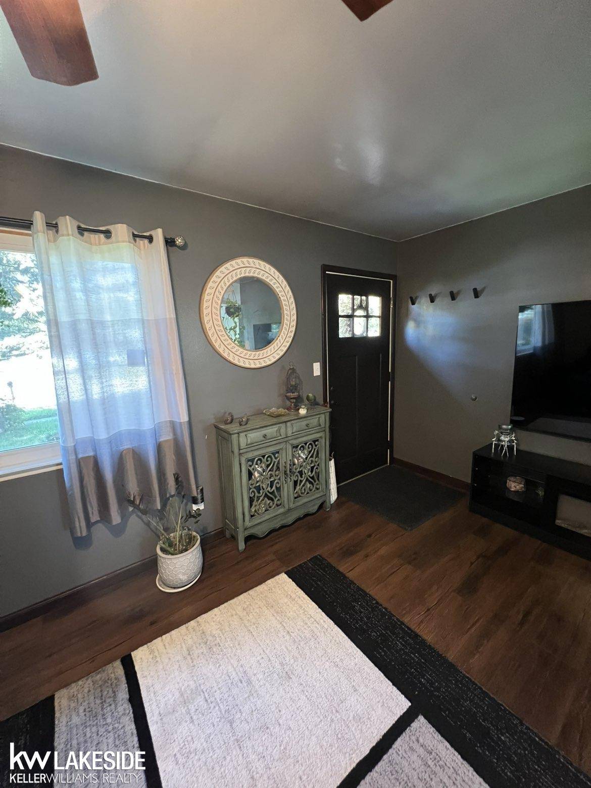 Imlay City, MI 48444,563 Metcalf DR