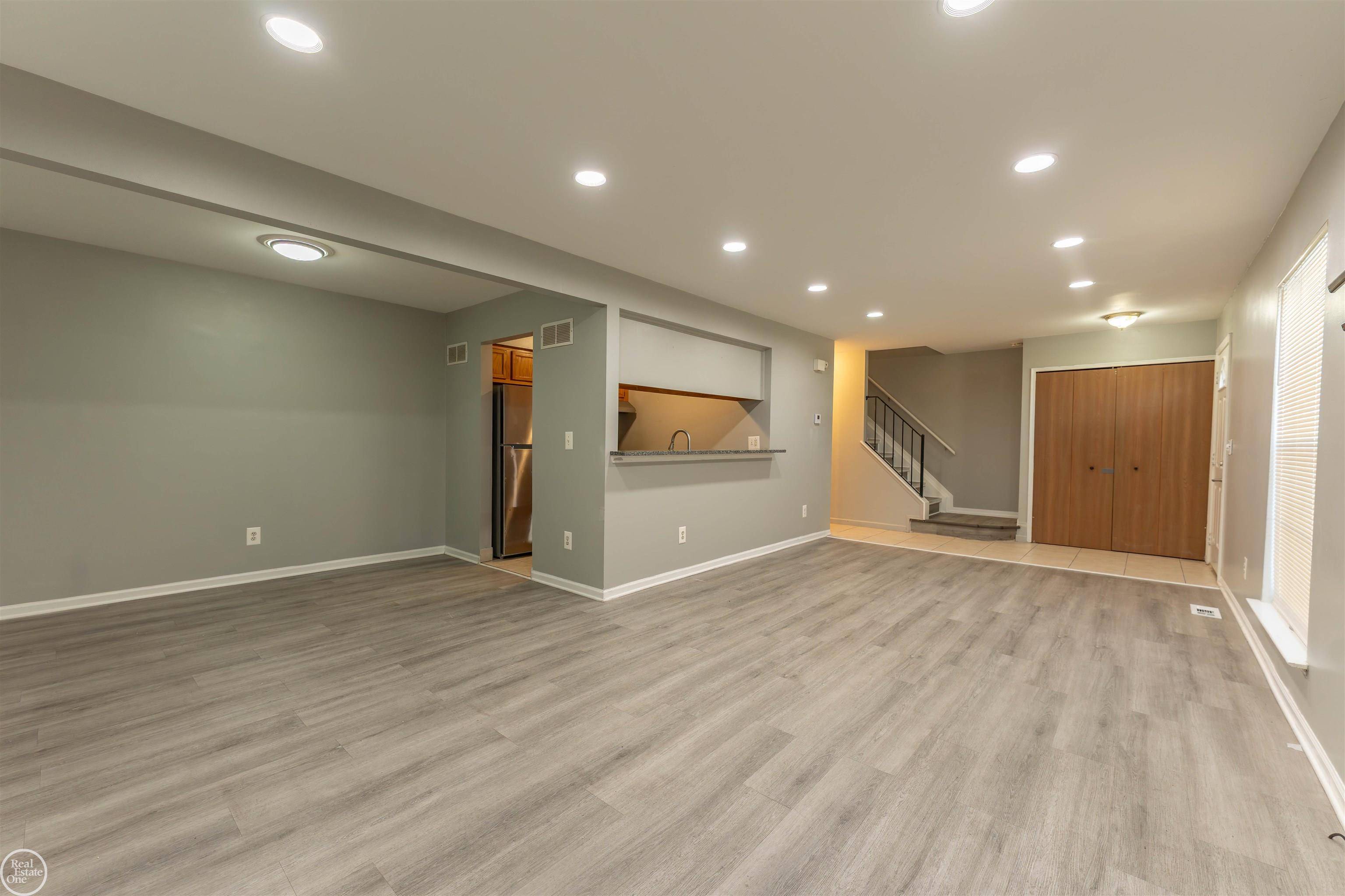 Sterling Heights, MI 48312,35297 TERRYBROOK DR RD