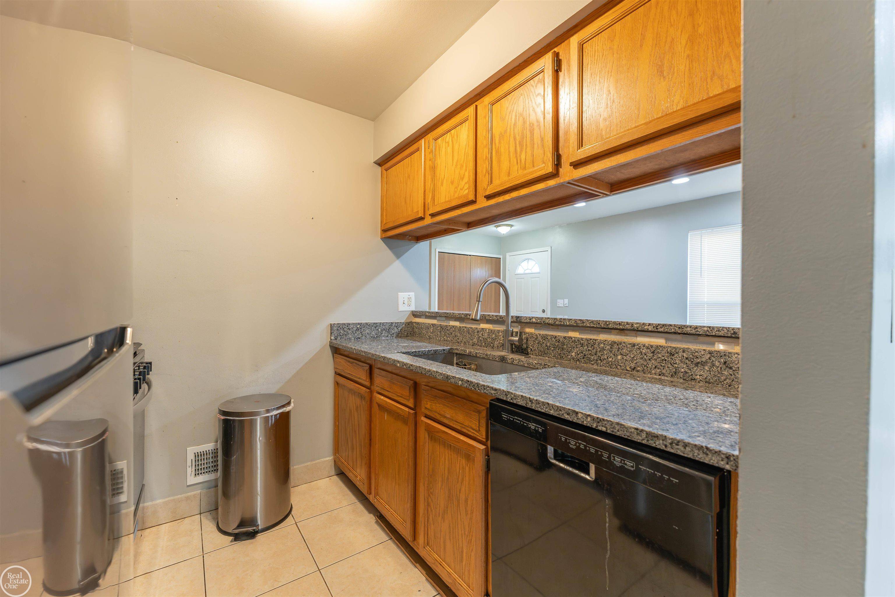 Sterling Heights, MI 48312,35297 TERRYBROOK DR RD