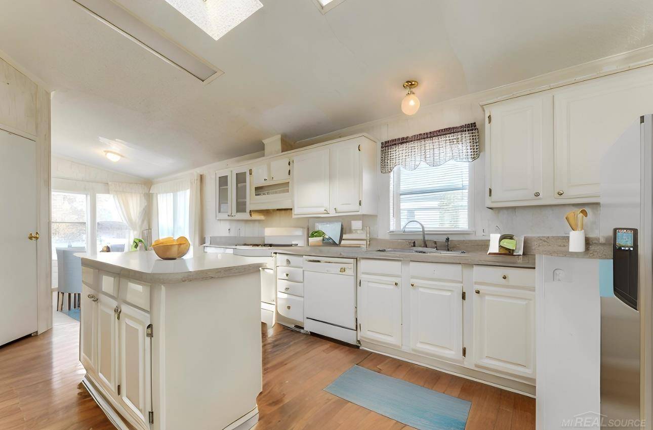 Columbus, MI 48063,1332 Aspen ST