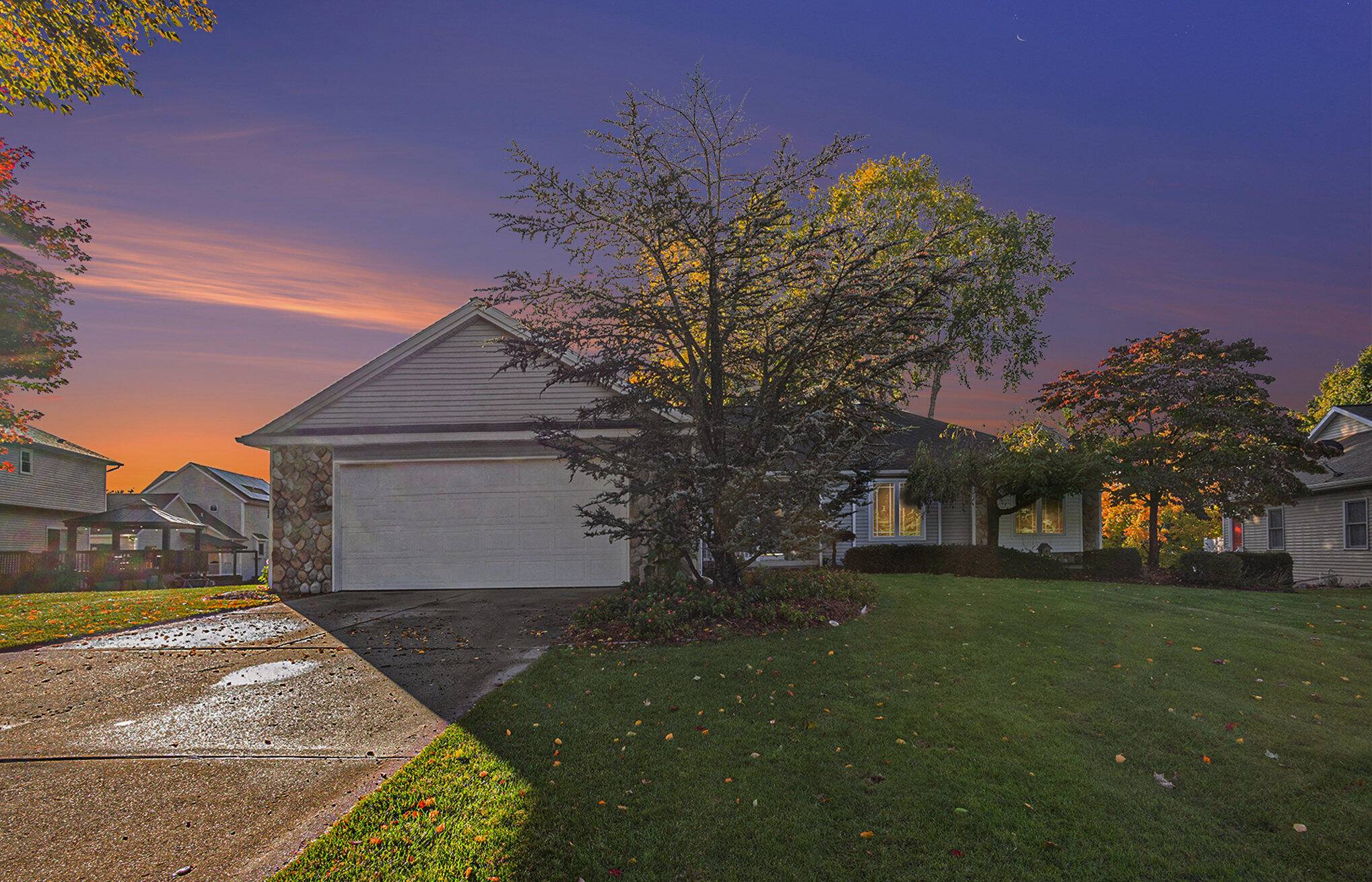 Hudsonville, MI 49426,3544 Nobb Hill DR