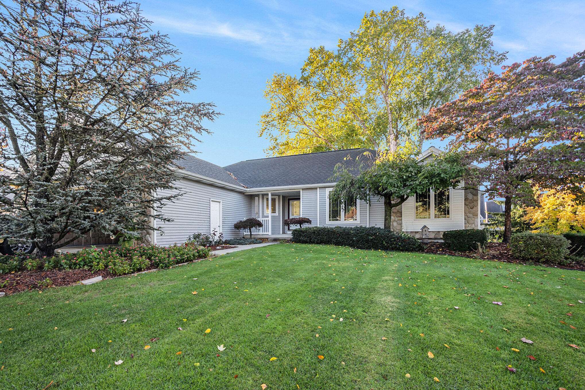 Hudsonville, MI 49426,3544 Nobb Hill DR