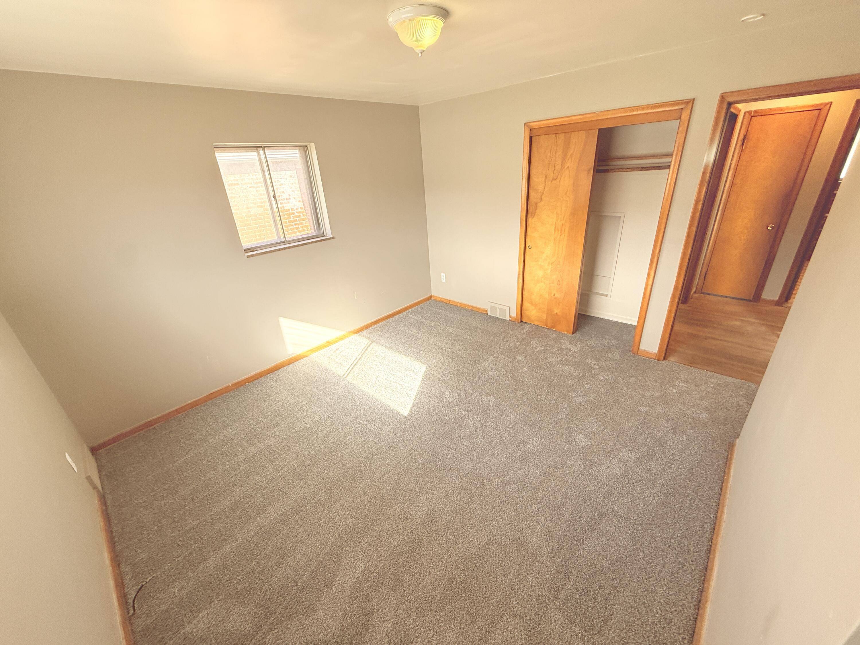 Eastpointe, MI 48021,16475 E 8 Mile RD