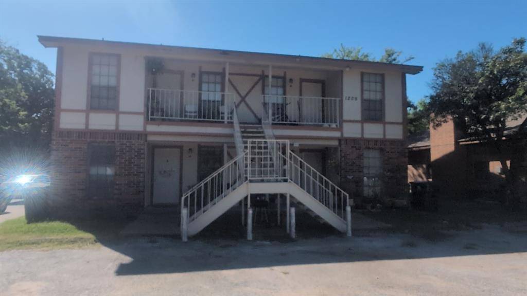 Arlington, TX 76011,1209 Avondale Court