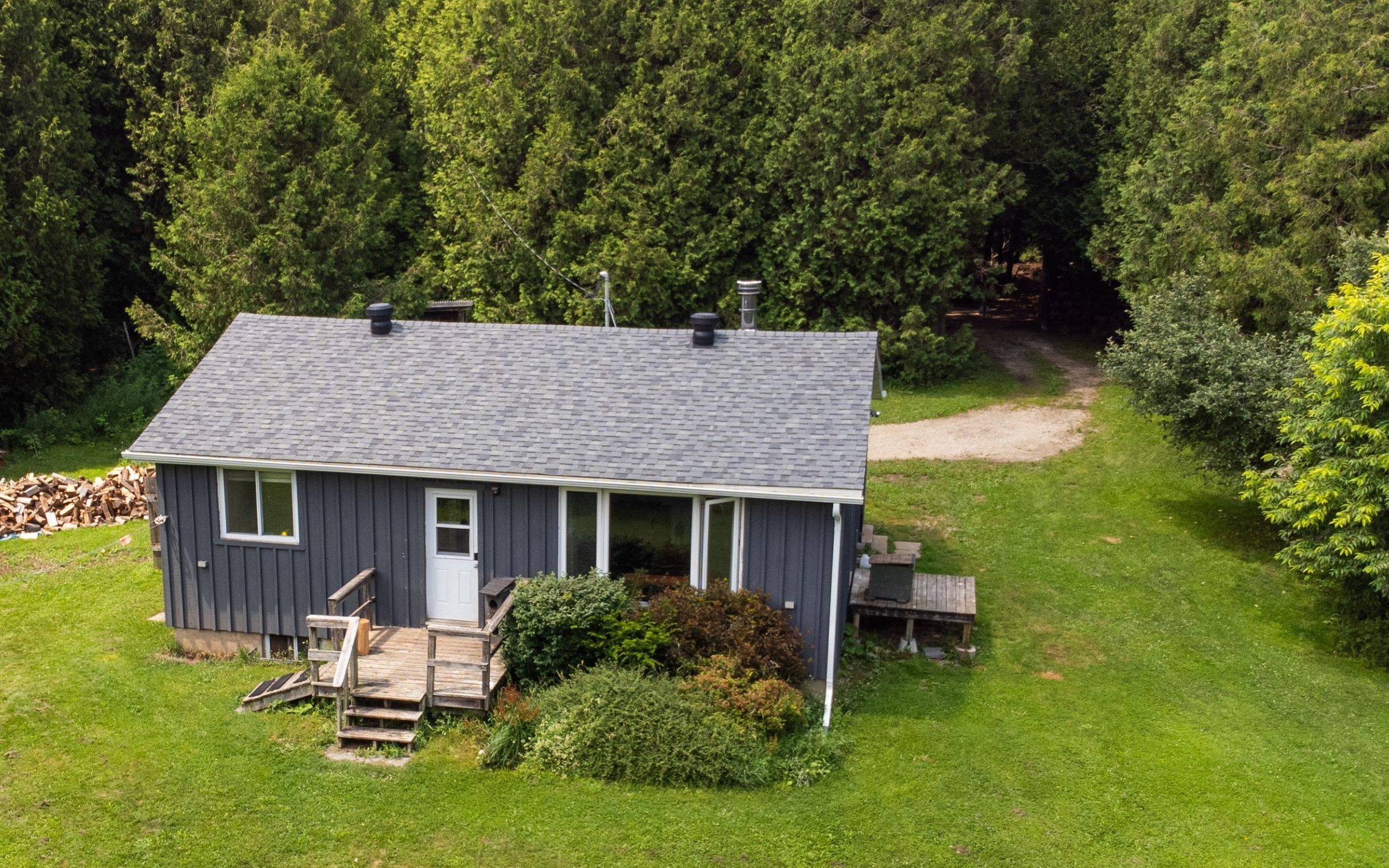 Chatsworth, ON N0H 1R0,620026 Robson RD