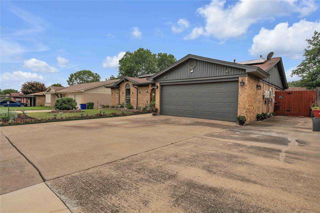 Watauga, TX 76148,7613 CLOVER Lane