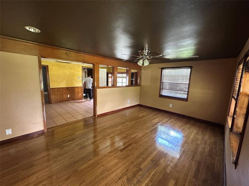 Dallas, TX 75227,7001 Fairdale Avenue