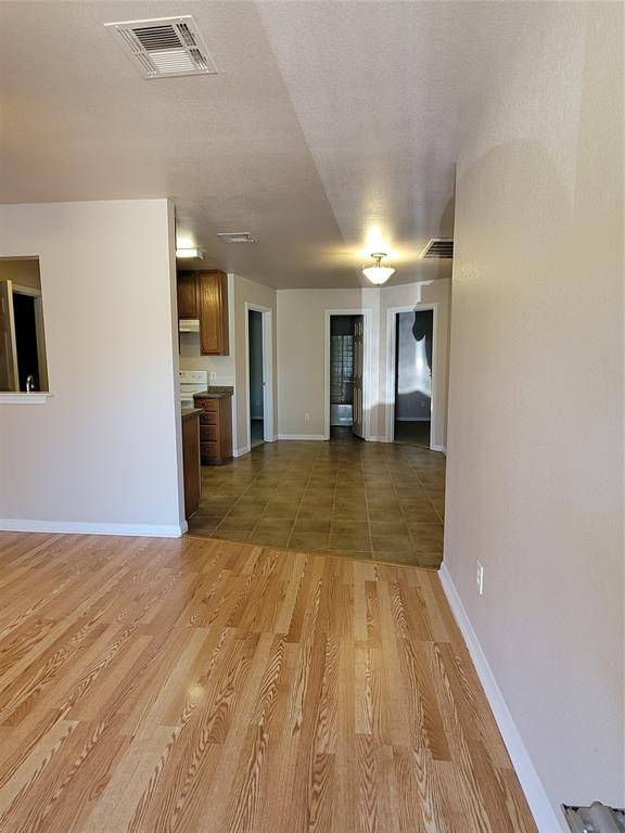 Lacy Lakeview, TX 76705,229 E Craven Avenue