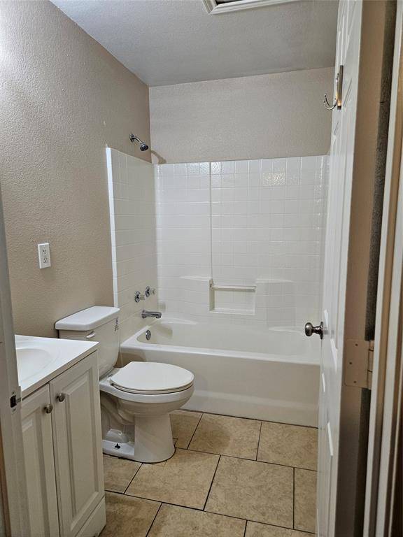 Lacy Lakeview, TX 76705,225 E Craven Avenue