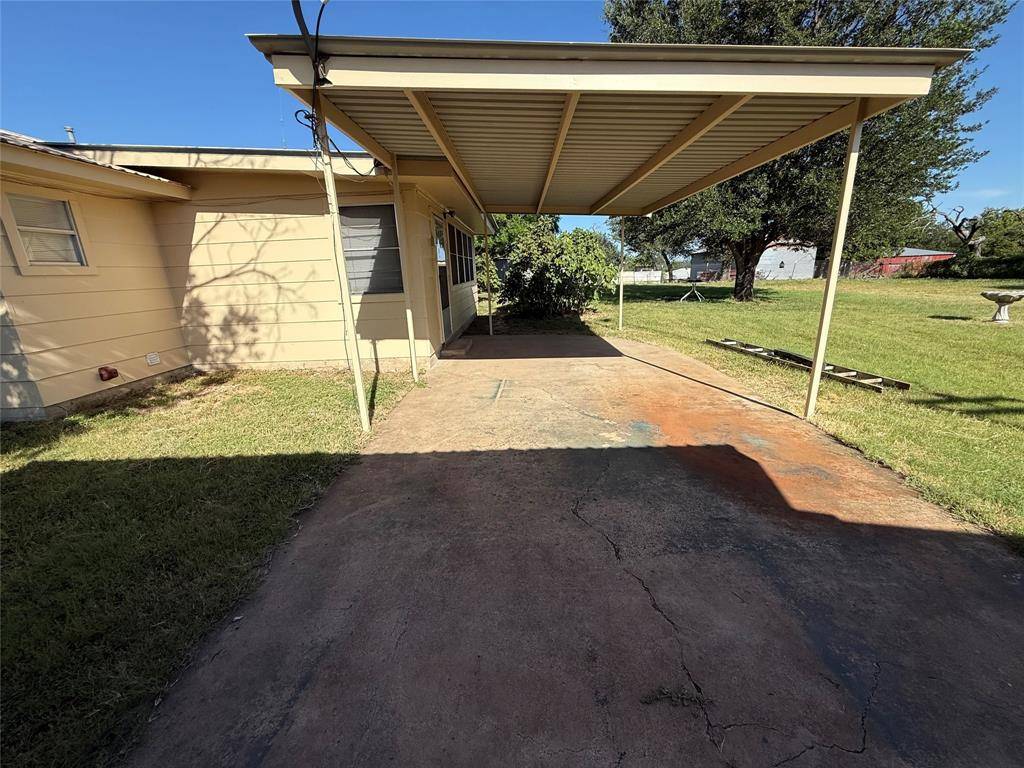 Gustine, TX 76455,105 W Elm Street