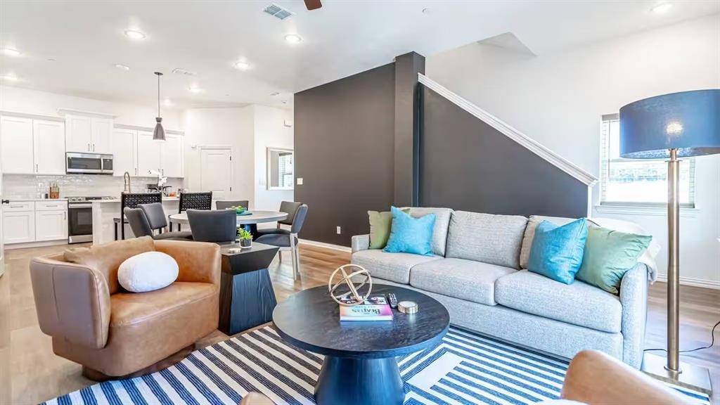 Arlington, TX 76011,1215 E Beaconsfield Lane #706