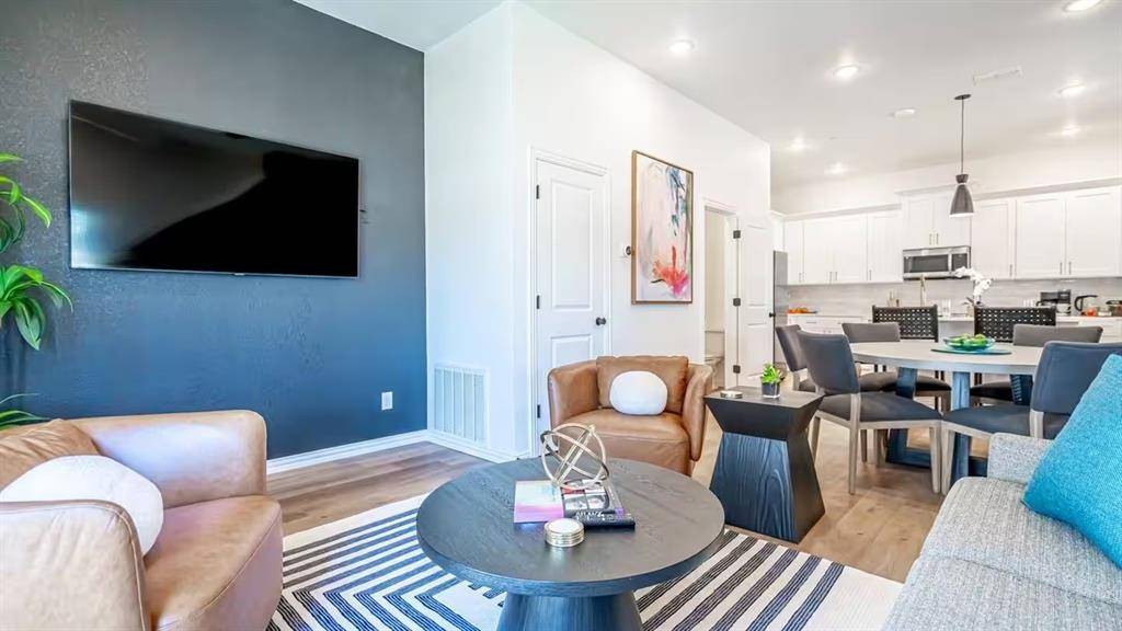 Arlington, TX 76011,1215 E Beaconsfield Lane #706