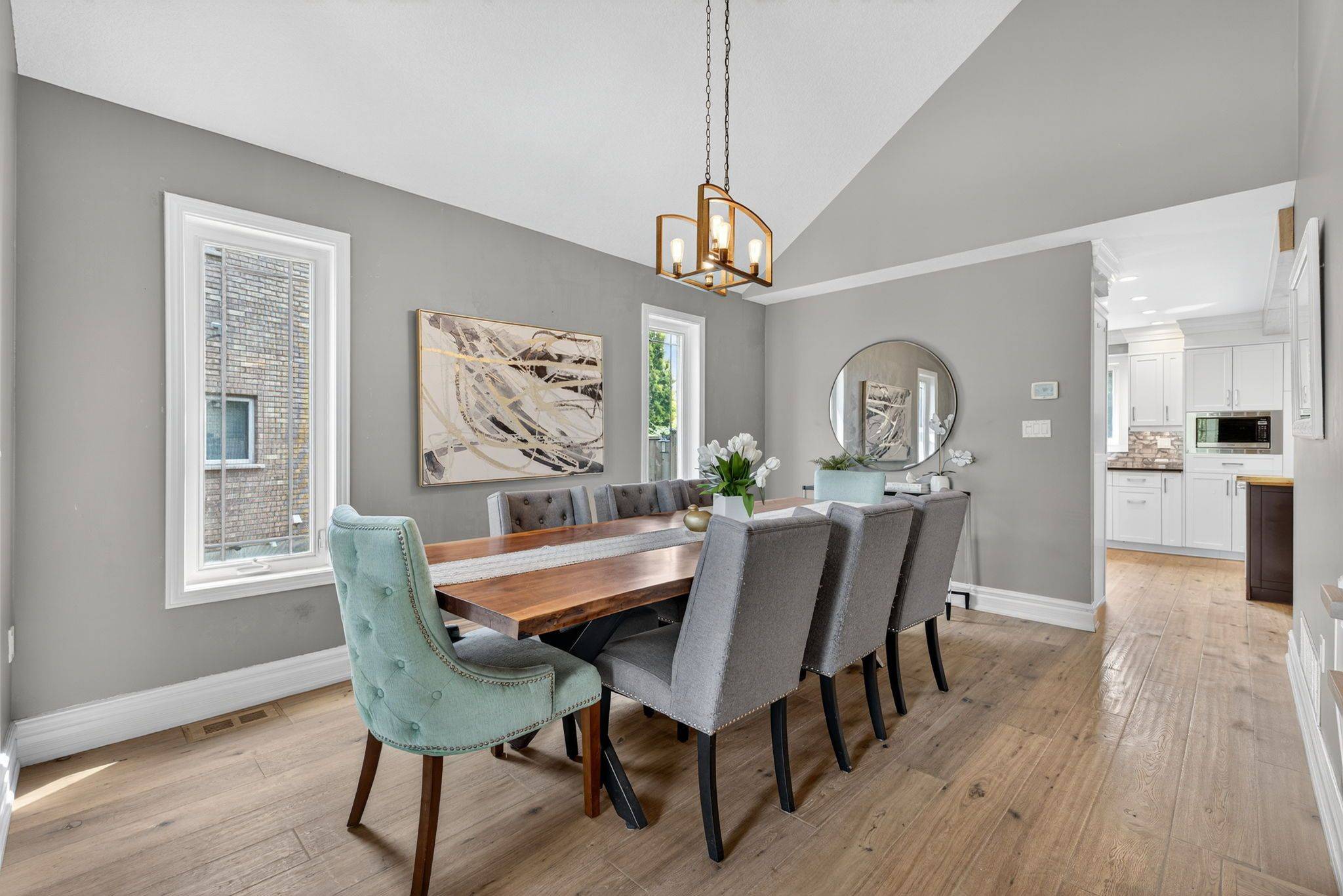 Hamilton, ON L9K 1L9,27 Surrey DR