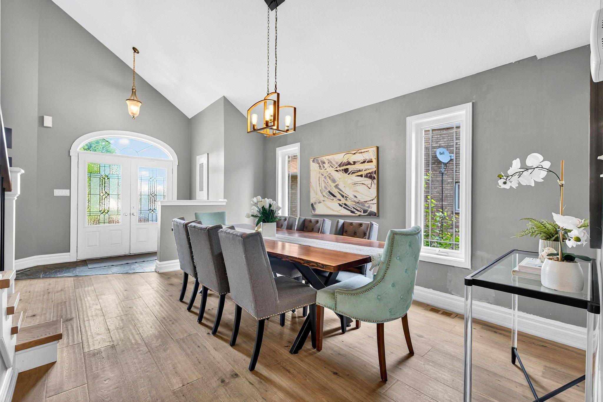 Hamilton, ON L9K 1L9,27 Surrey DR