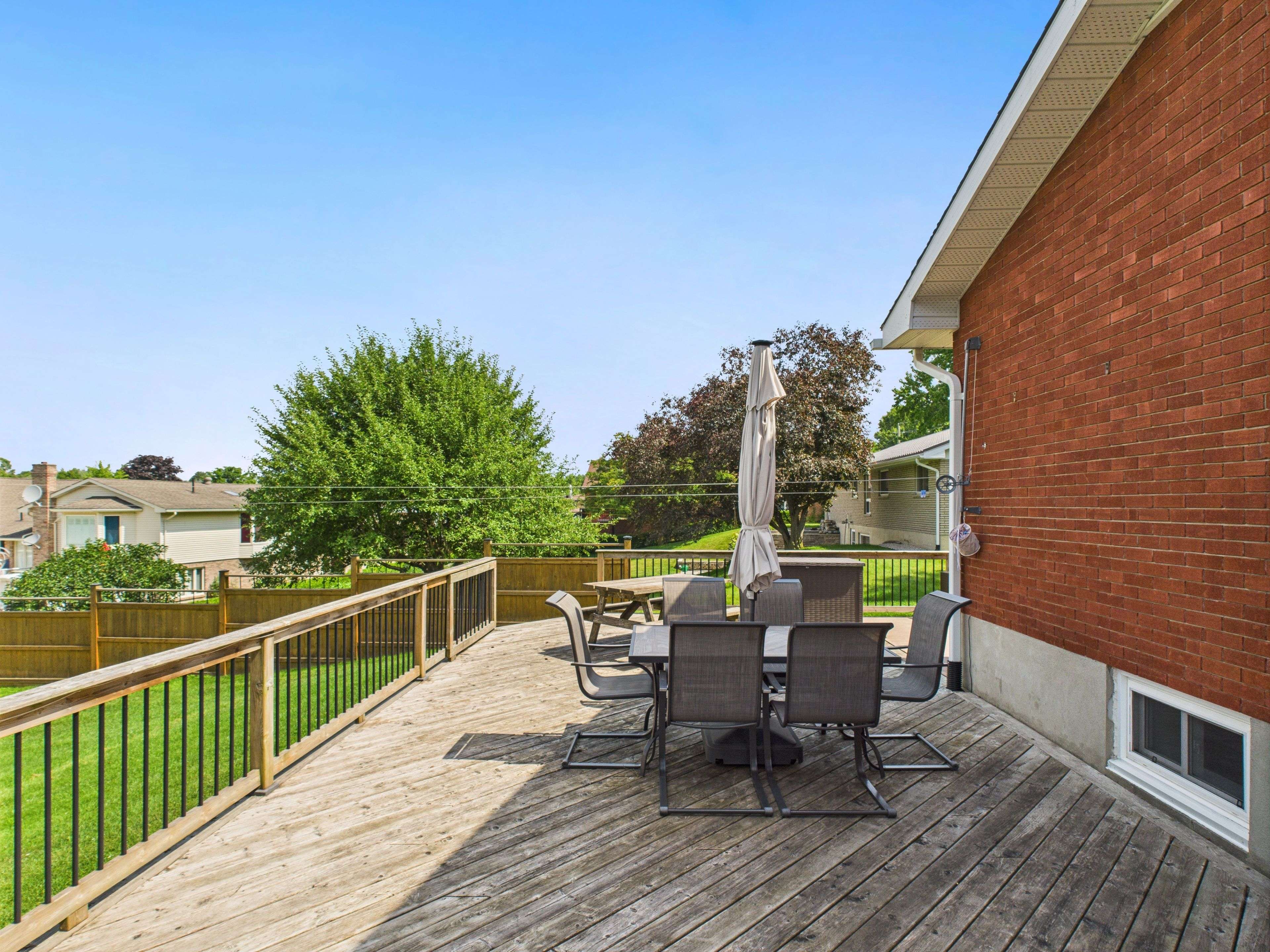 South Bruce, ON N0G 2J0,1 Clark ST