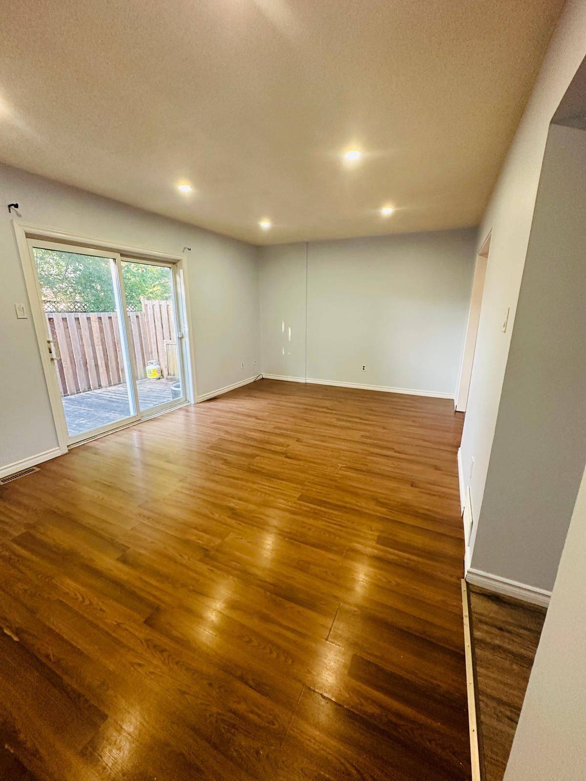 London East, ON N5V 3X5,470 SECOND ST #27