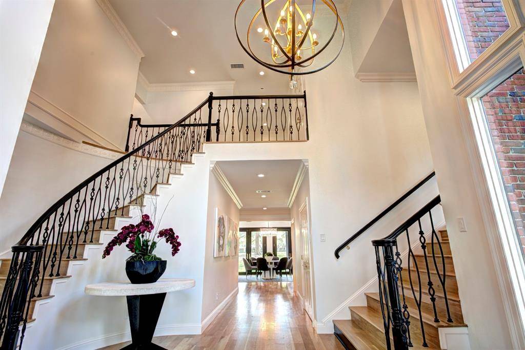 Dallas, TX 75248,5919 Club Hill Place