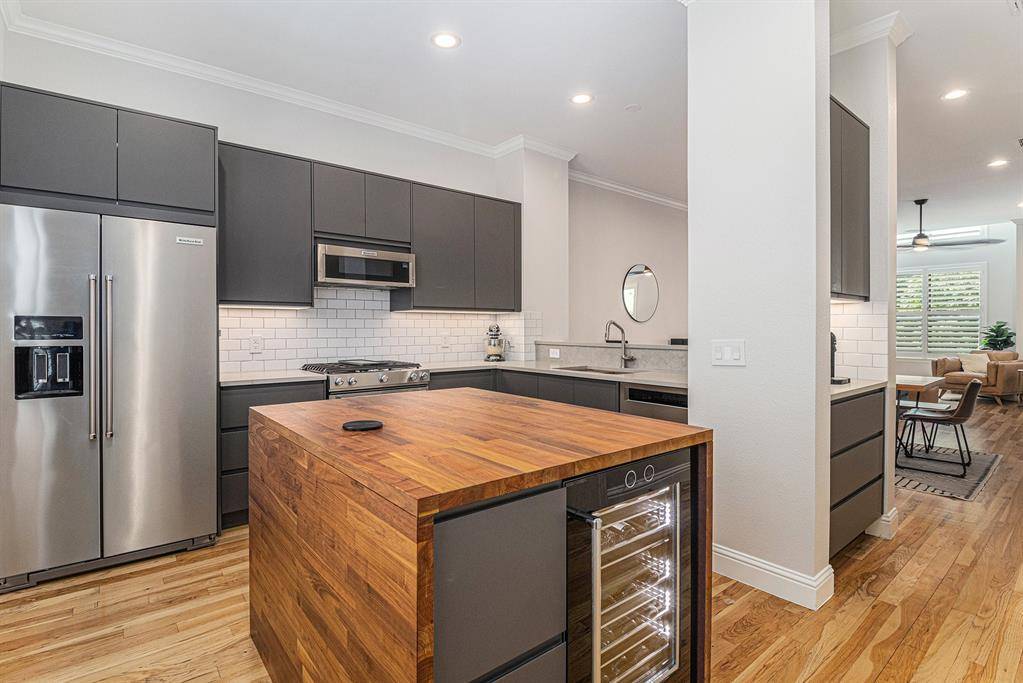 Fort Worth, TX 76102,724 E Bluff Street